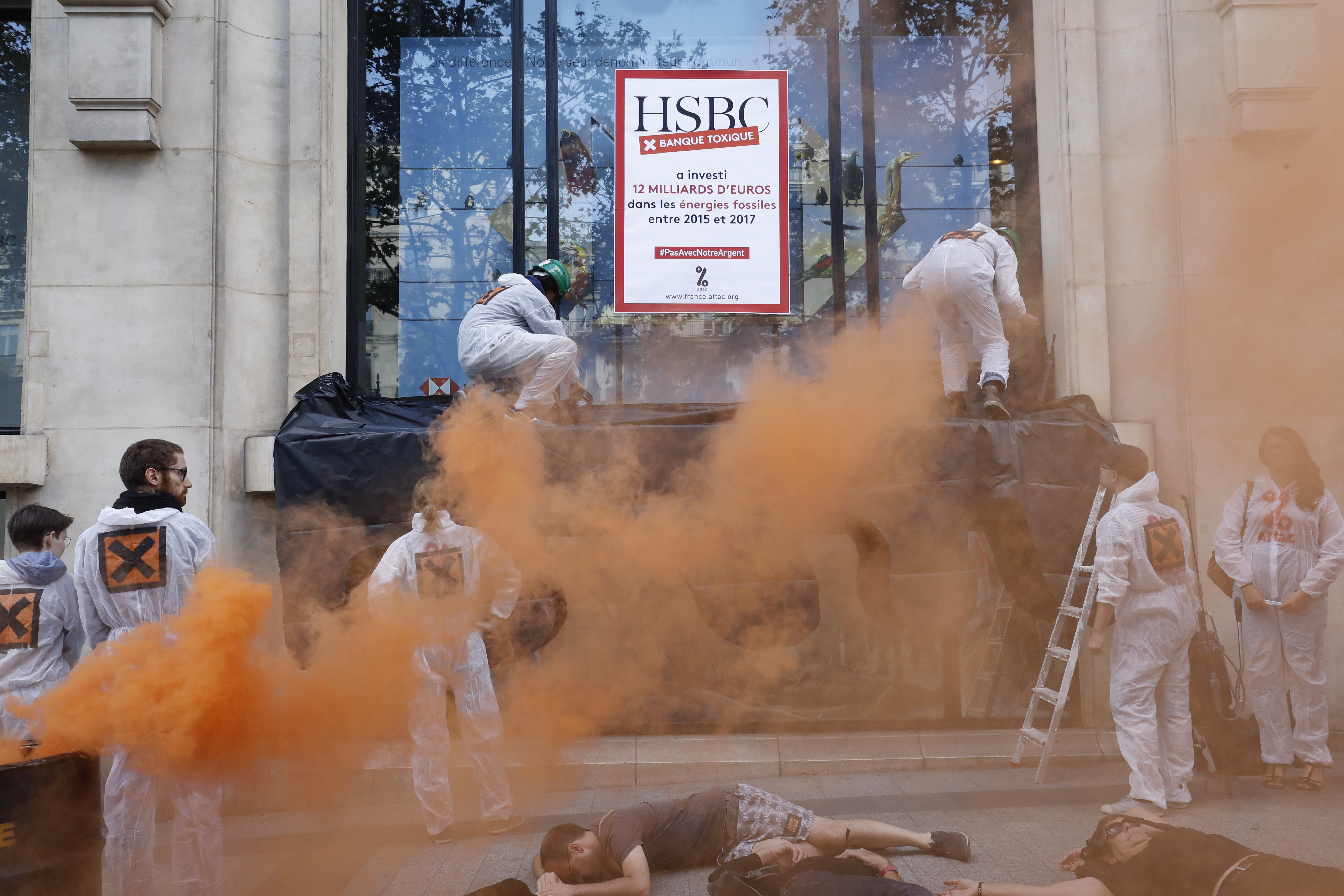 Párizsi bank épülete bánta a válság kitörésének tizedik évfordulóját