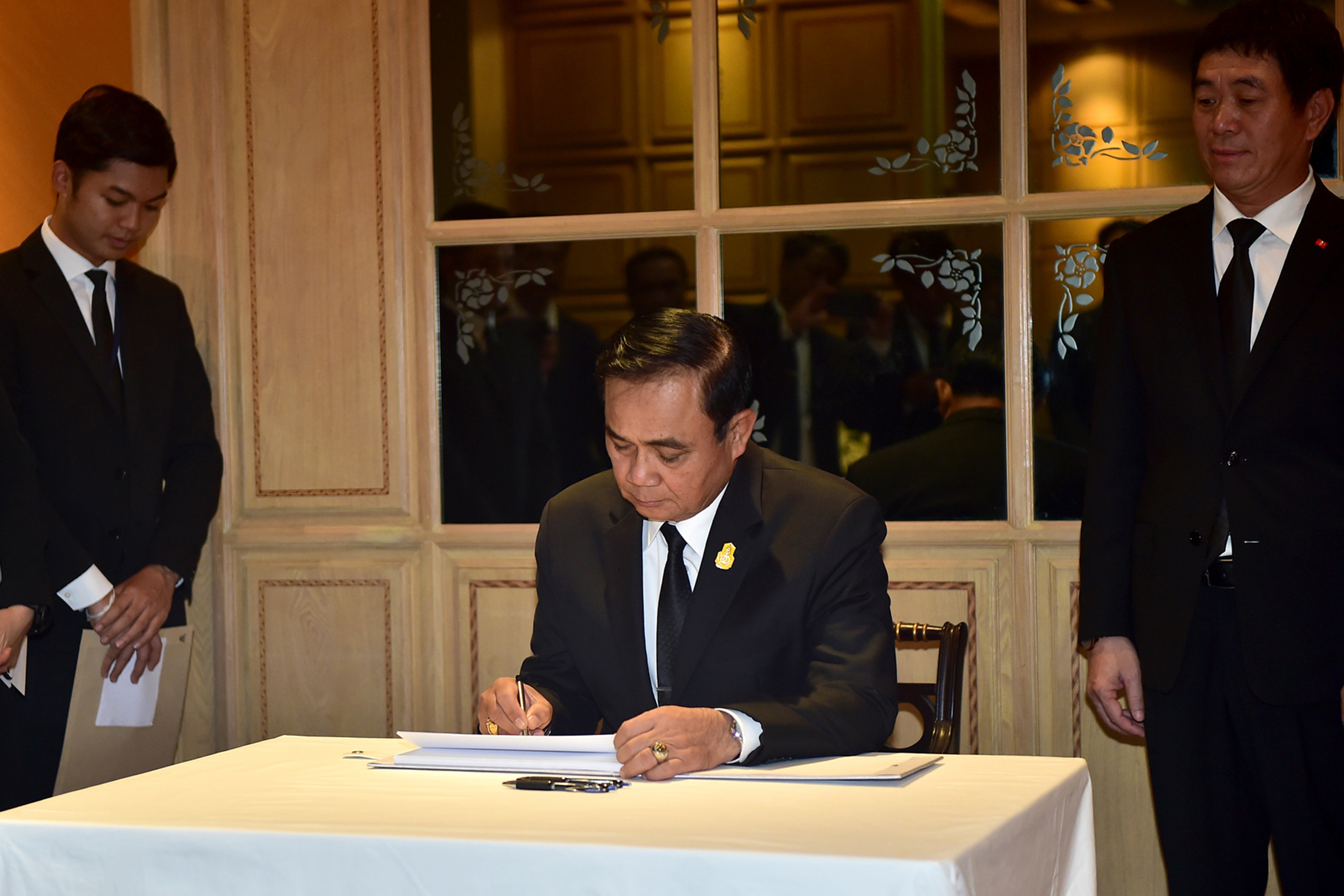 Thaiföld miniszterelnöke érdeklődni kezdett a politika iránt