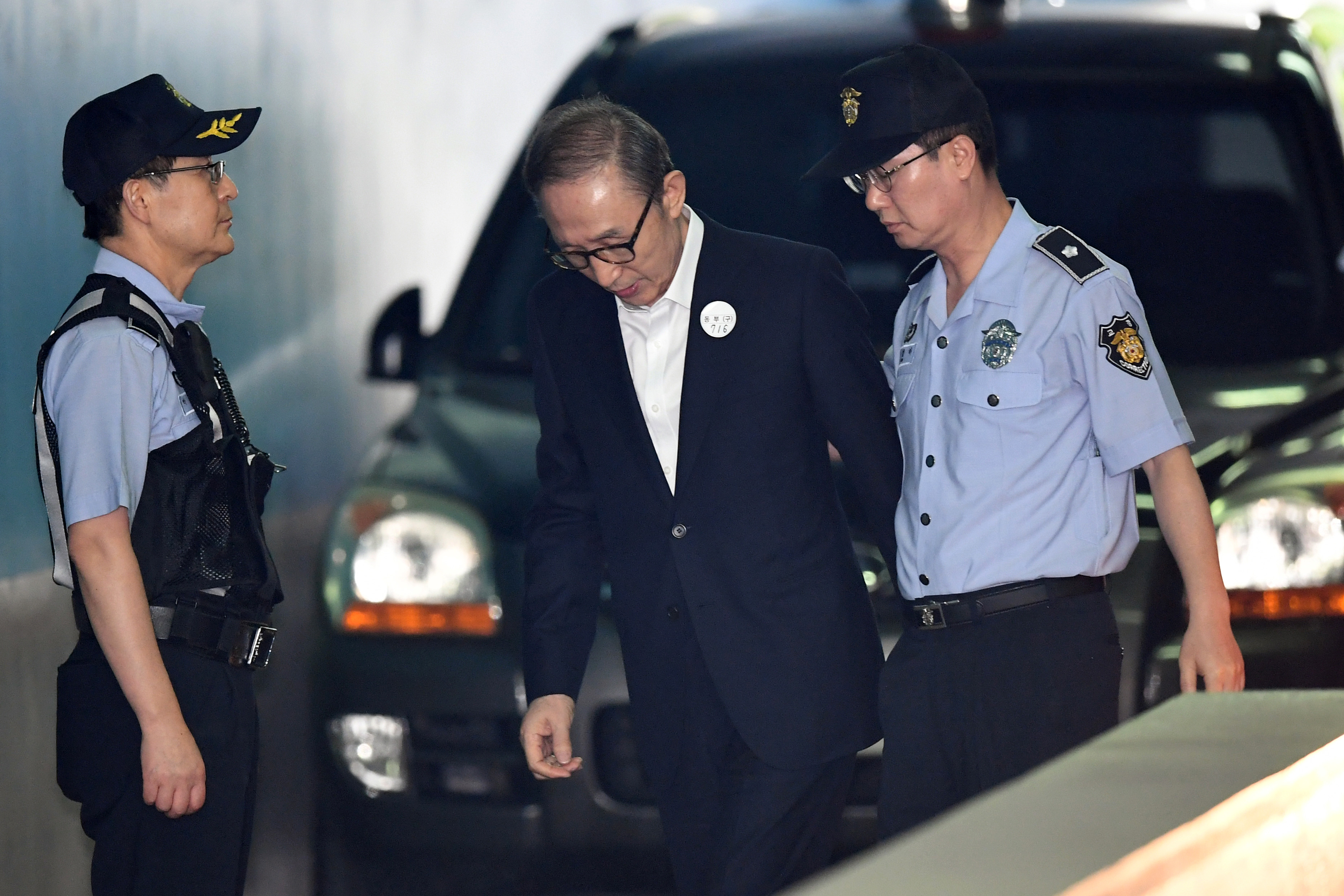 15 év börtönre ítélték Dél-Korea volt elnökét