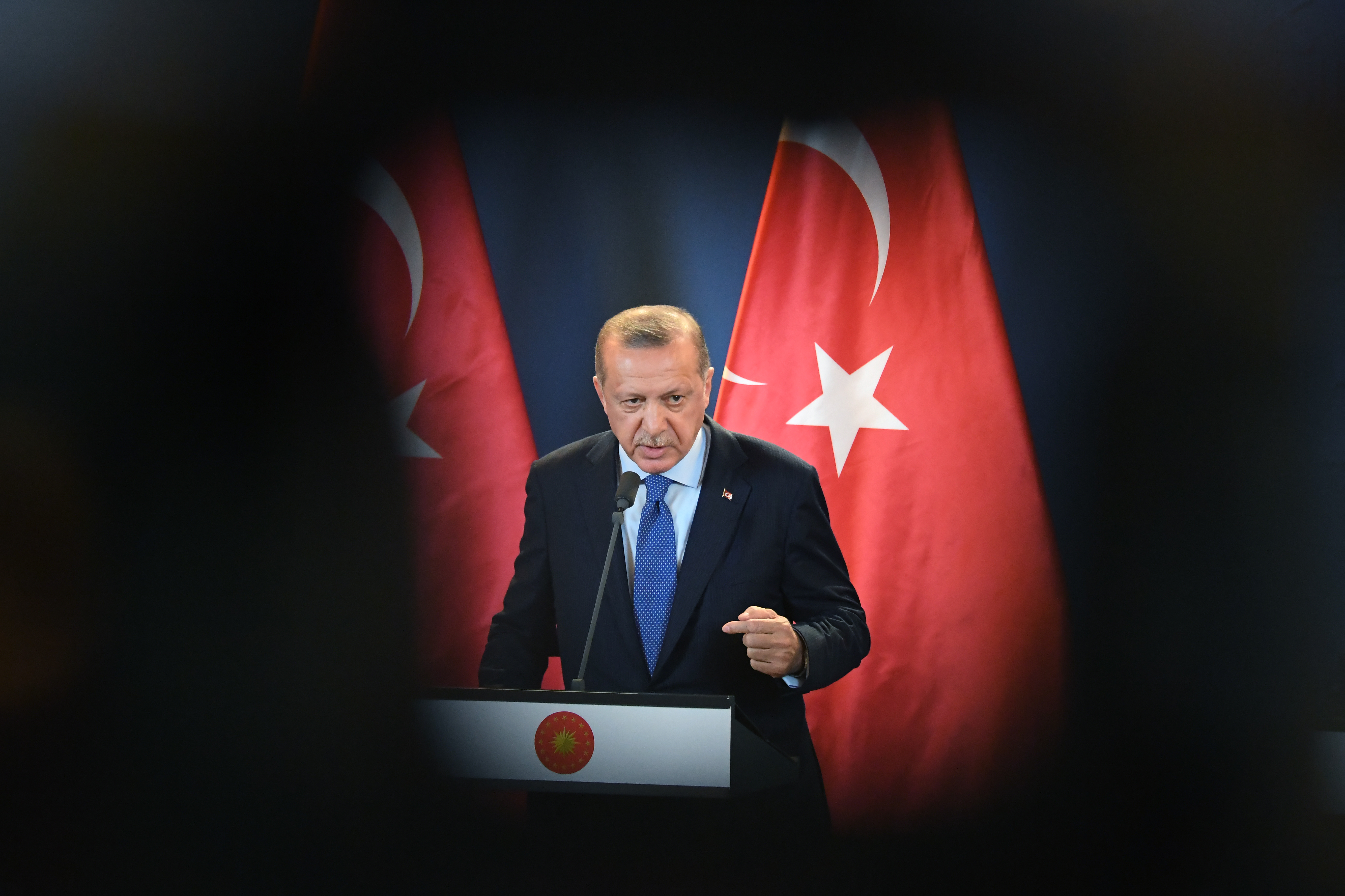 Erdogan elbukhatja Ankarát és akár Isztambult is