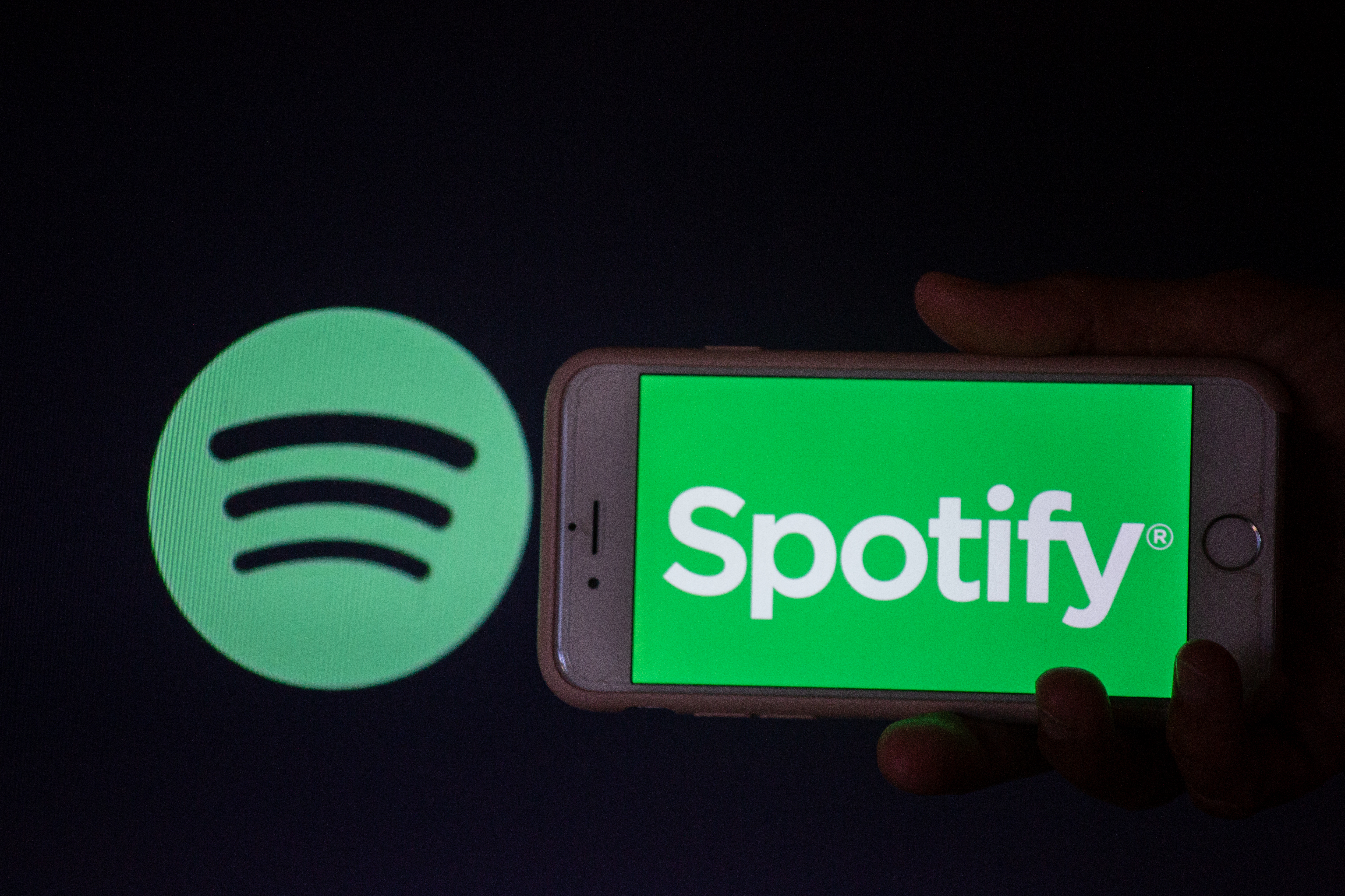 Trösztellenes eljárást kezdeményezett a Spotify az Apple ellen
