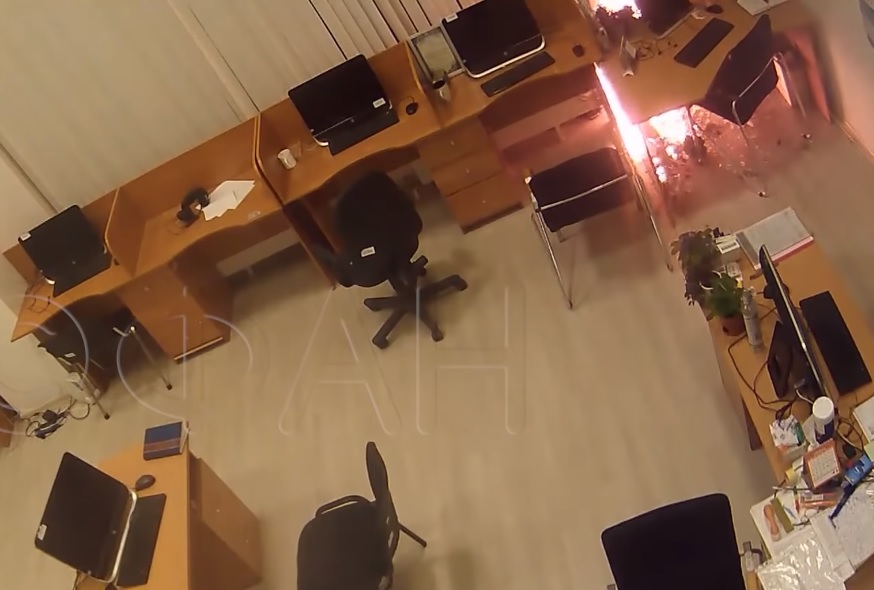 Megint Molotov-koktélt dobtak a szentpétervári trollgyárra