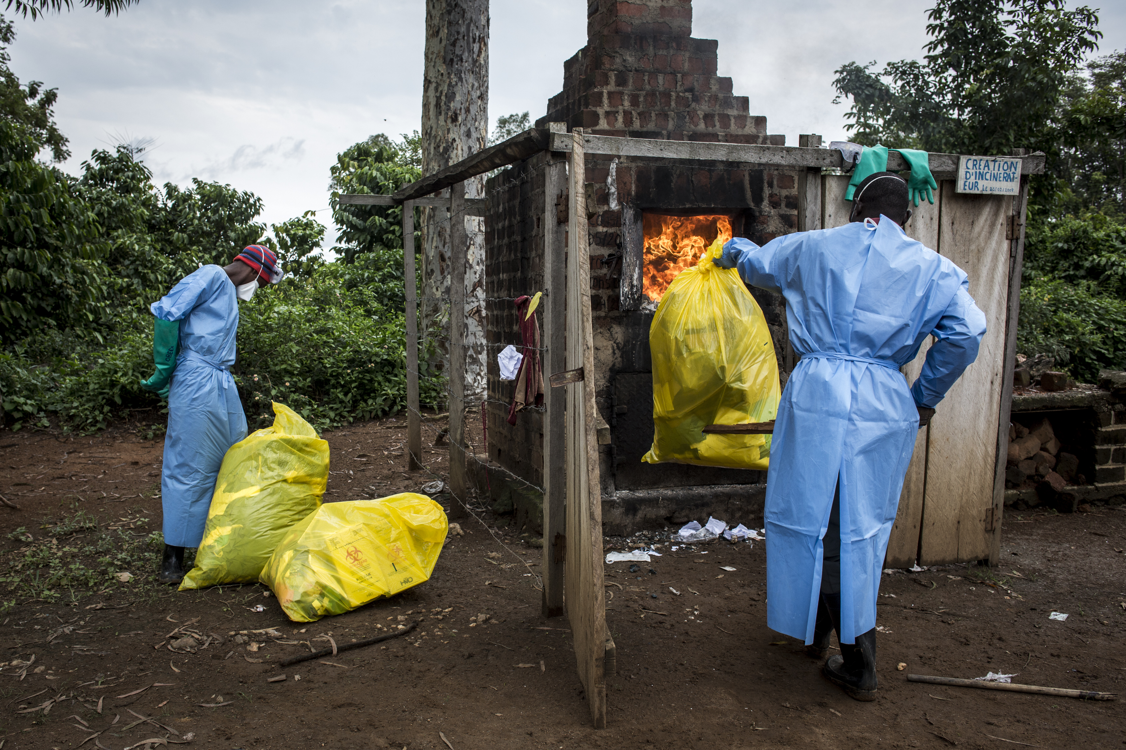 Pár órán belül a második, ebolás betegeket kezelő központot támadták meg fegyveresek Kongóban