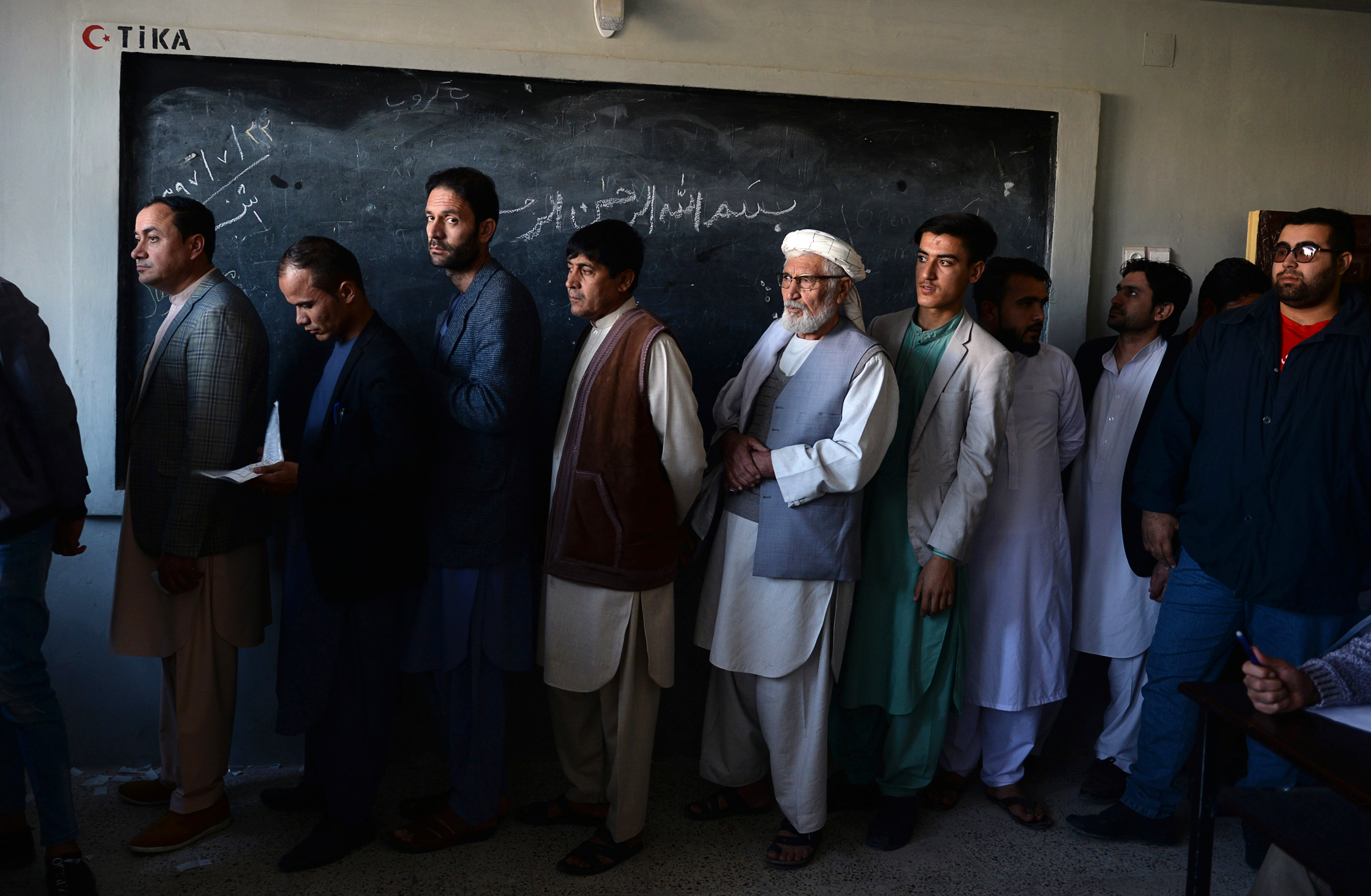 Merényletek kísérik az afganisztáni választást