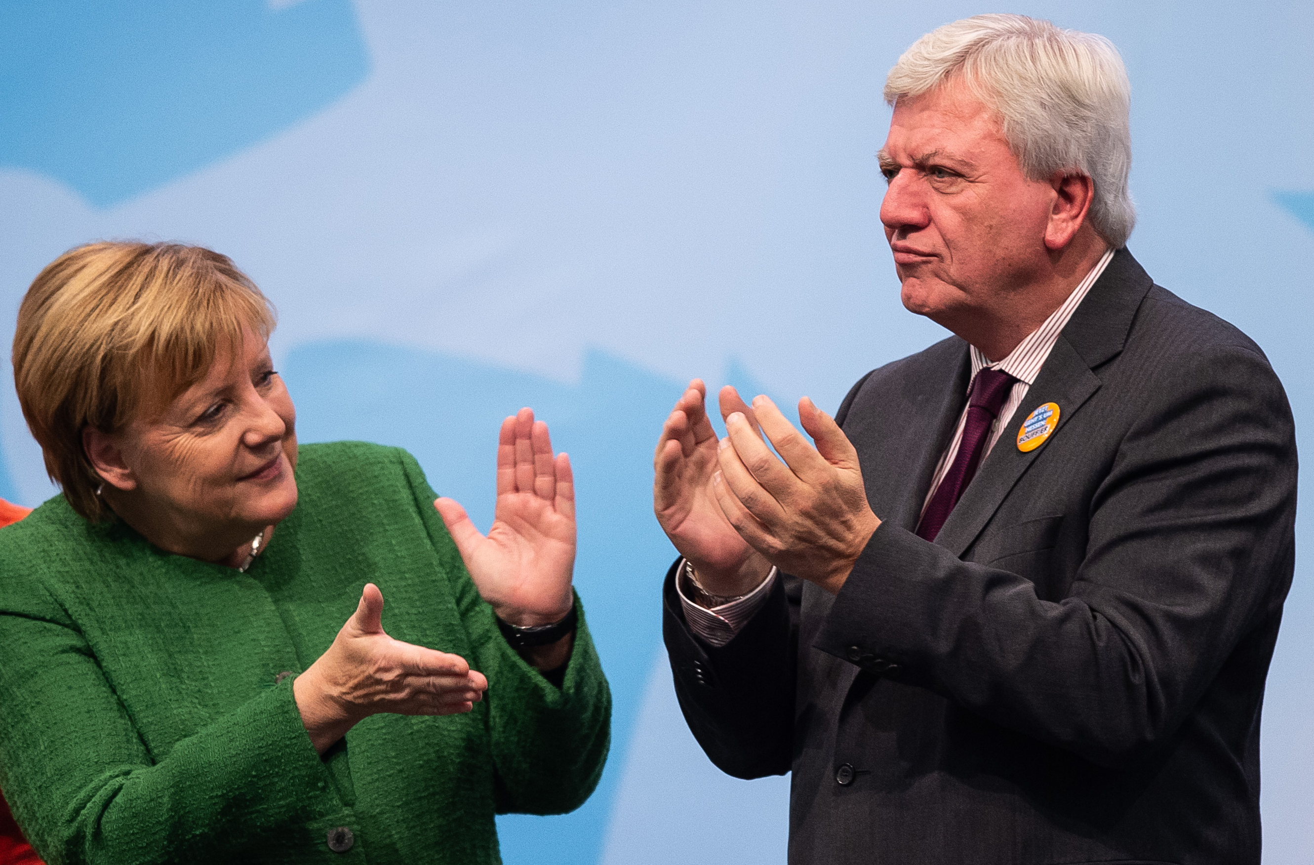 Nagyot buktak a német kormánykoalíció pártjai, a Zöldek és a szélsőjobb nyerték a legnagyobbat
