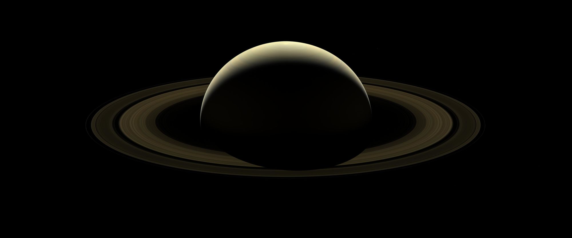 Ezt a fotót a Cassini űrszonda néhány nappal küldetésének vége előtt készítette a Szaturnuszról.