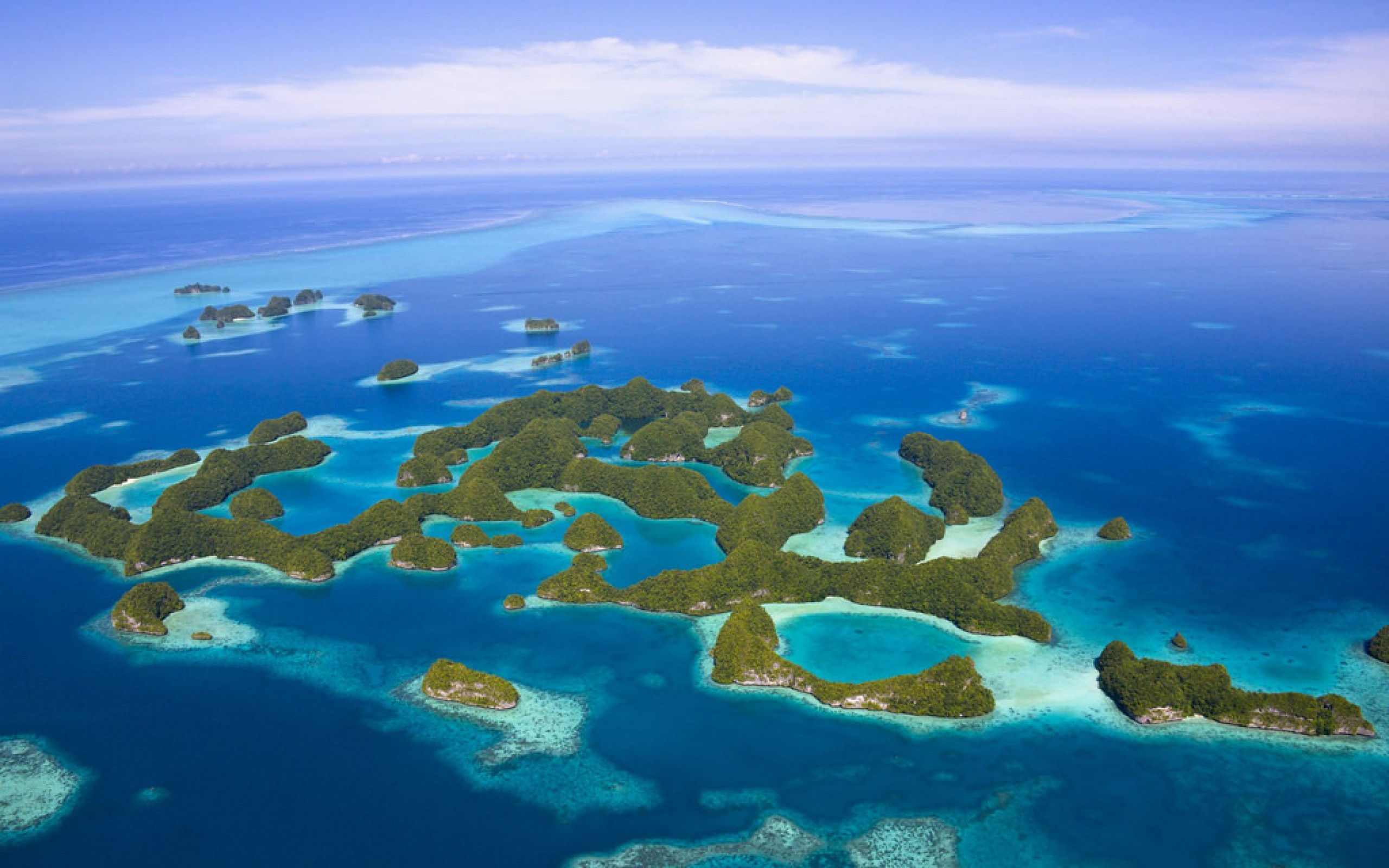 Государства расположенные на островах архипелагах. Острова Челбахеб Палау. Остров Палау Микронезия. Коралловые острова Палау. Коралловые острова Микронезии.