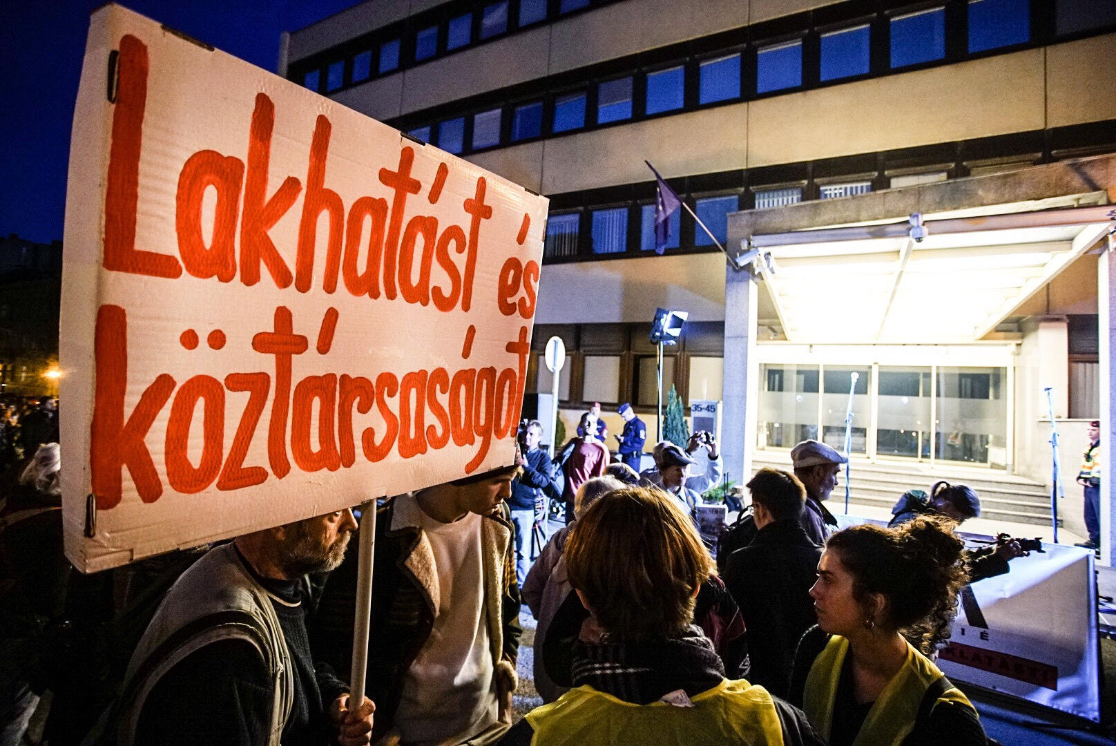 Leszavazta a Fidesz a gyermekes családok kilakoltatási tilalmáról szóló javaslatot