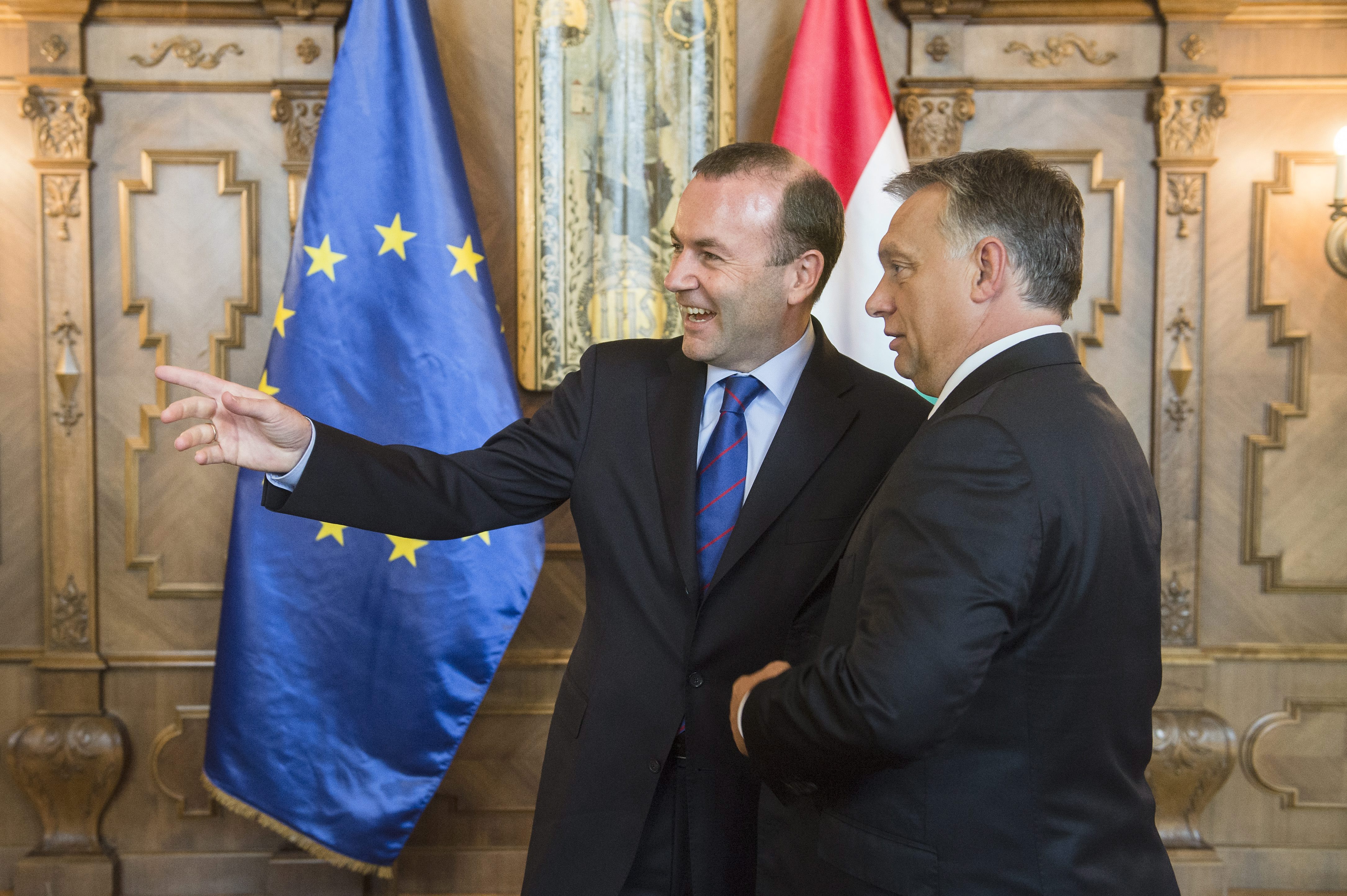 Manfred Weber azt ígéri, nyomást gyakorol Orbánra, hogy tartsa tiszteletben az alapjogokat