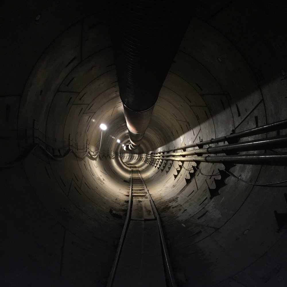 Musk bemutatta az alagútját