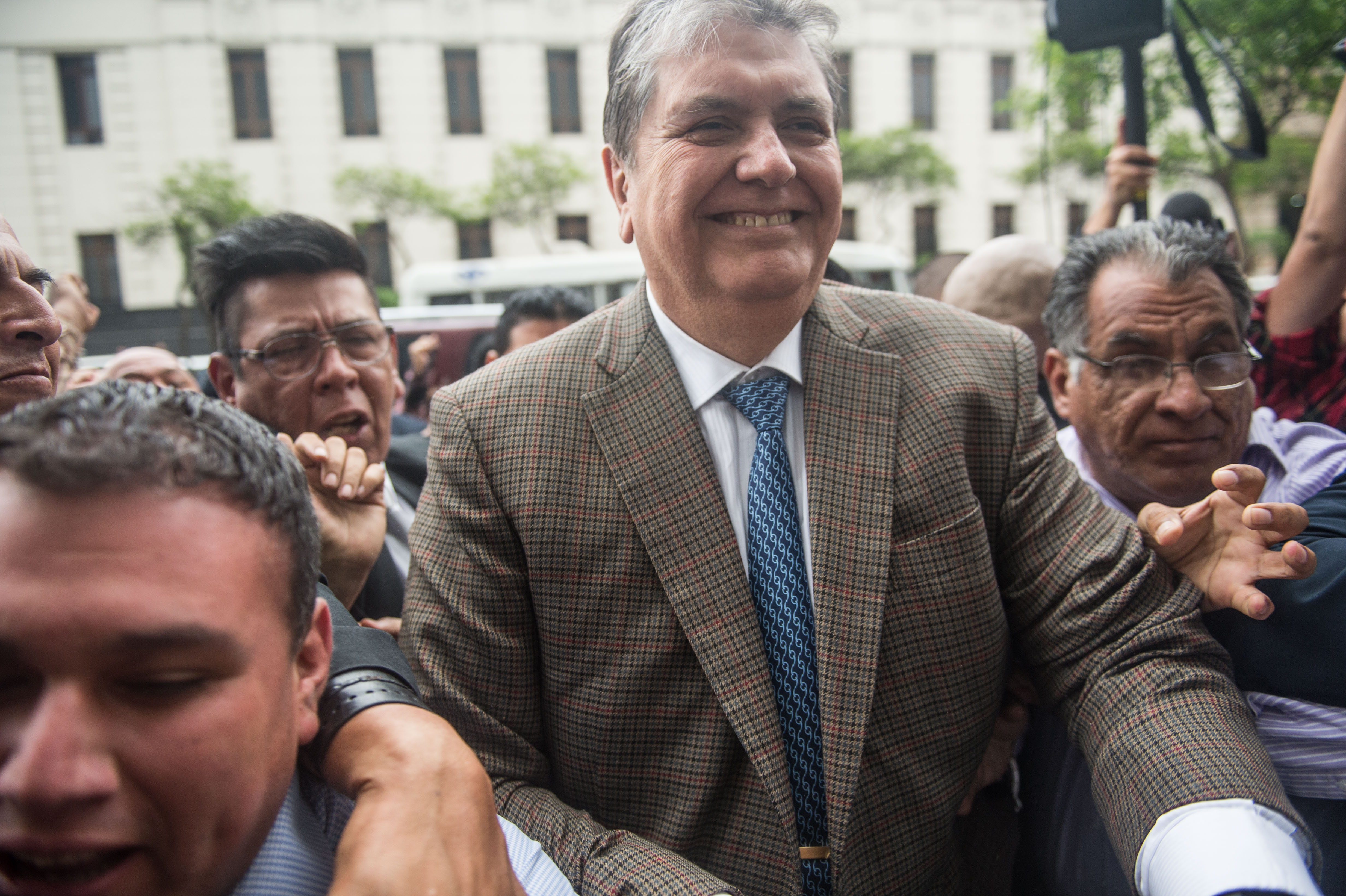 Korrupcióval gyanúsítják, másfél évig nem hagyhatja el Perut az ország egyik volt elnöke