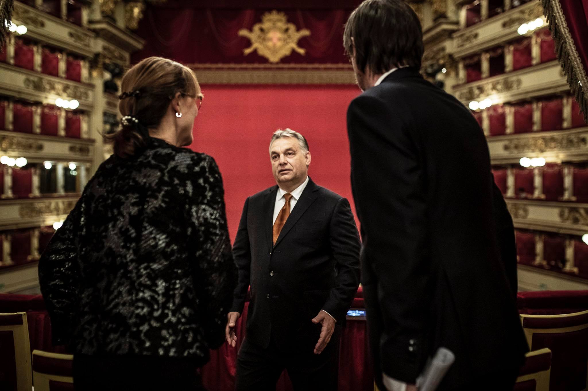 Orbán a Honvédség csapatszállítógépével utazhatott Milánóba