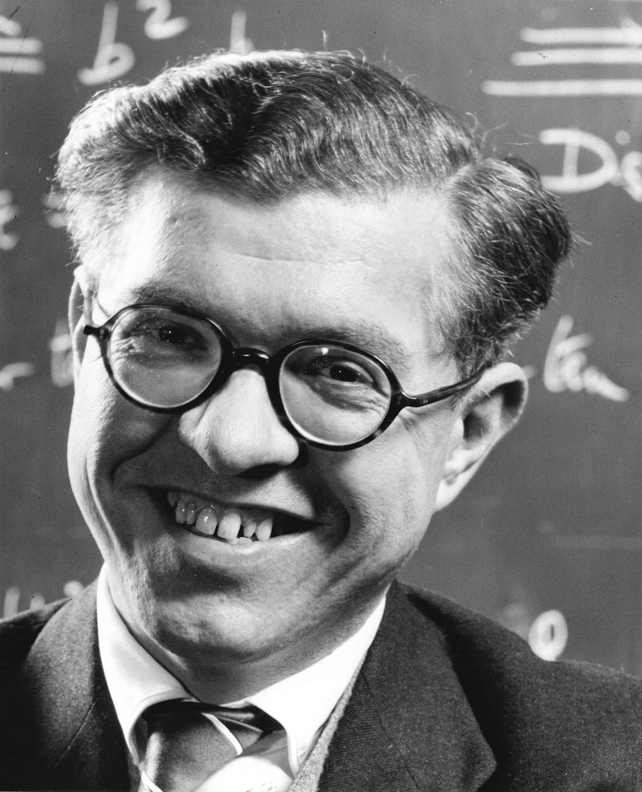 Fred Hoyle asztronómus és sci-fi-szerző (1915-2001)
