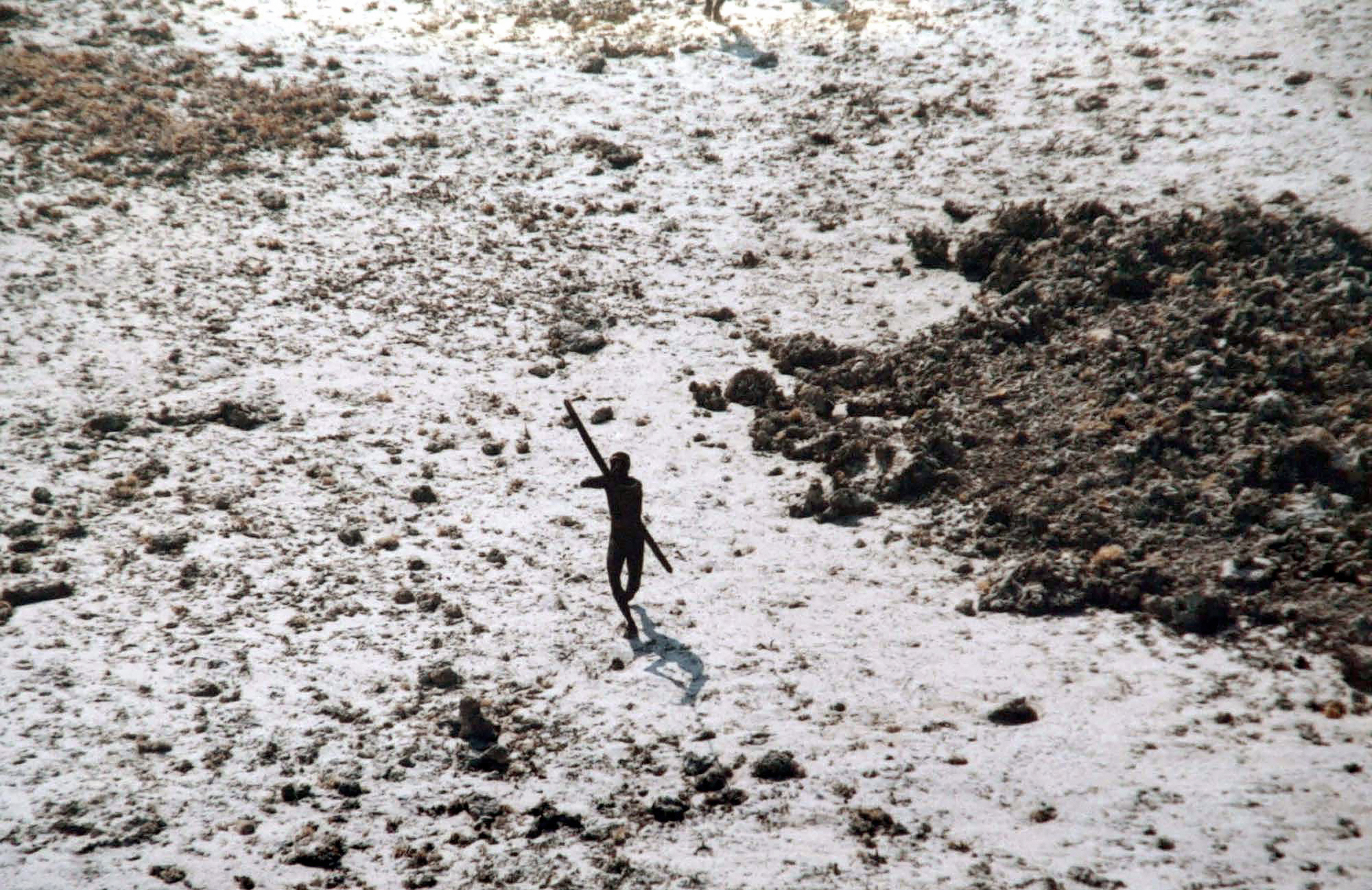 A hatóságok megpróbálják visszaszerezni az Északi-Szentinel-szigeten megölt hittérítő maradványait