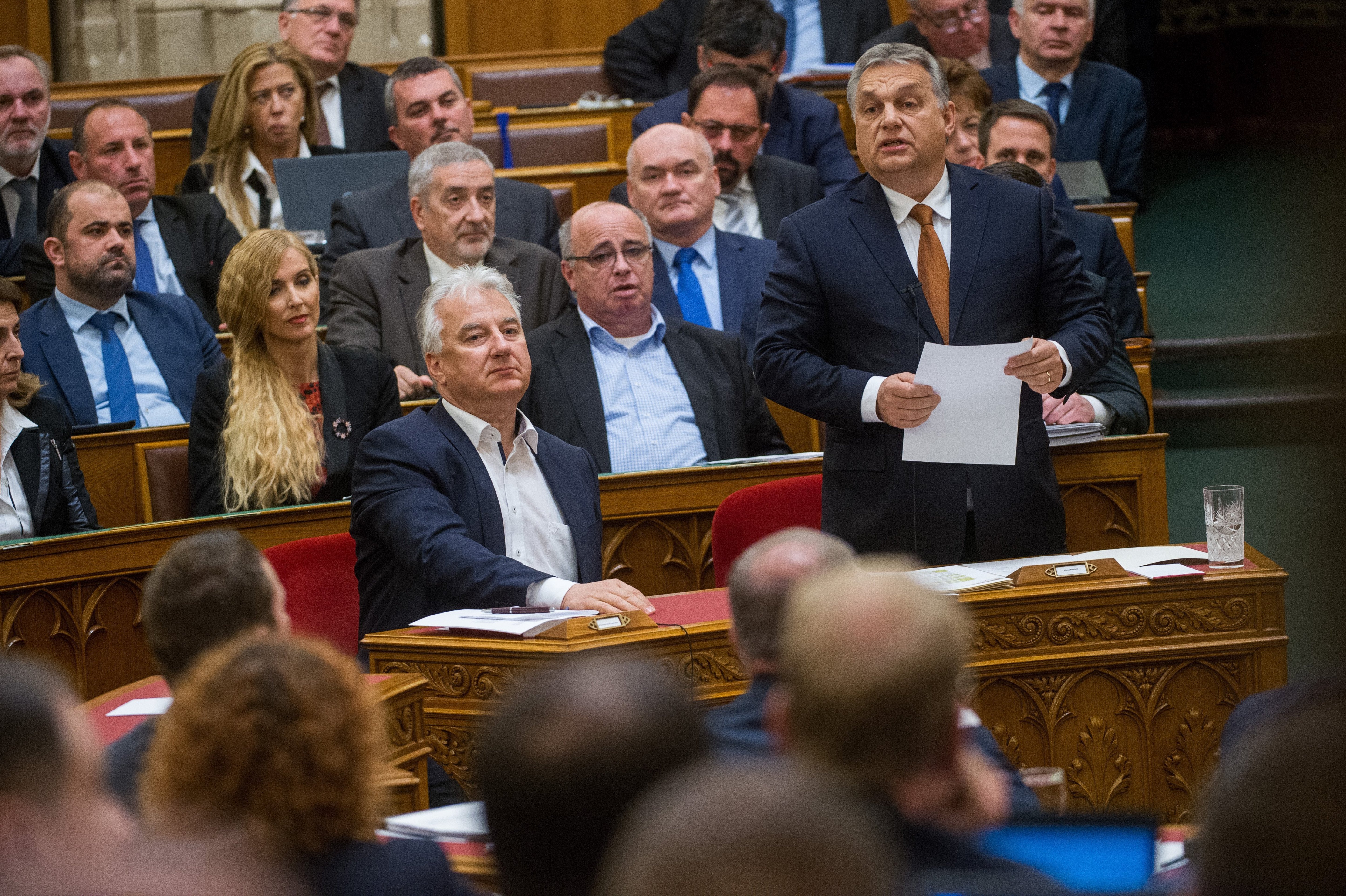 Orbán nem érzi, hogy beavatkoztak volna Macedónia belügyeibe, amikor befogadták az ítélet elől meglógó Gruevszkit