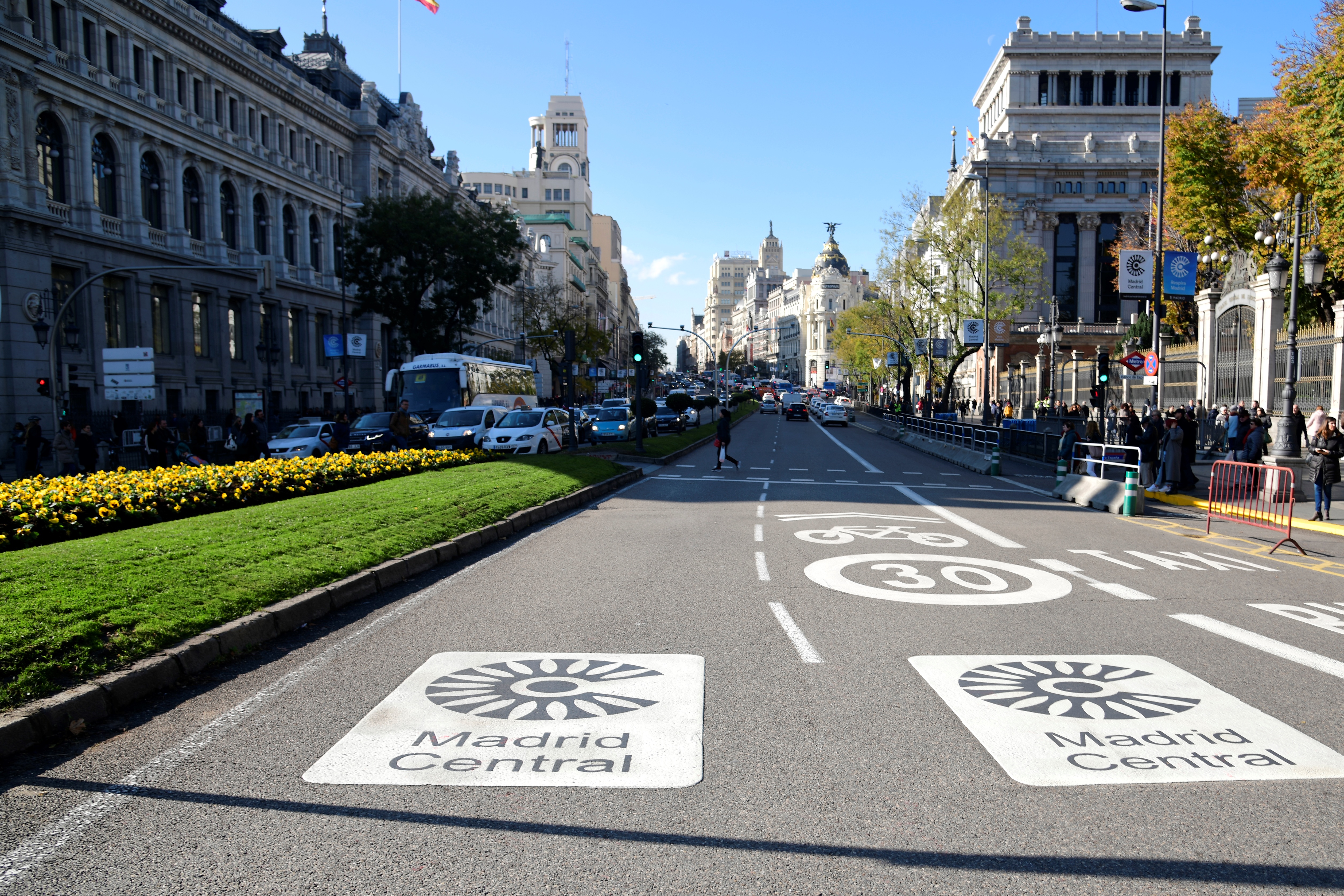Madrid belvárosából kitiltották a legszennyezőbb járműveket, de a többi autós élete is nehezebb lesz