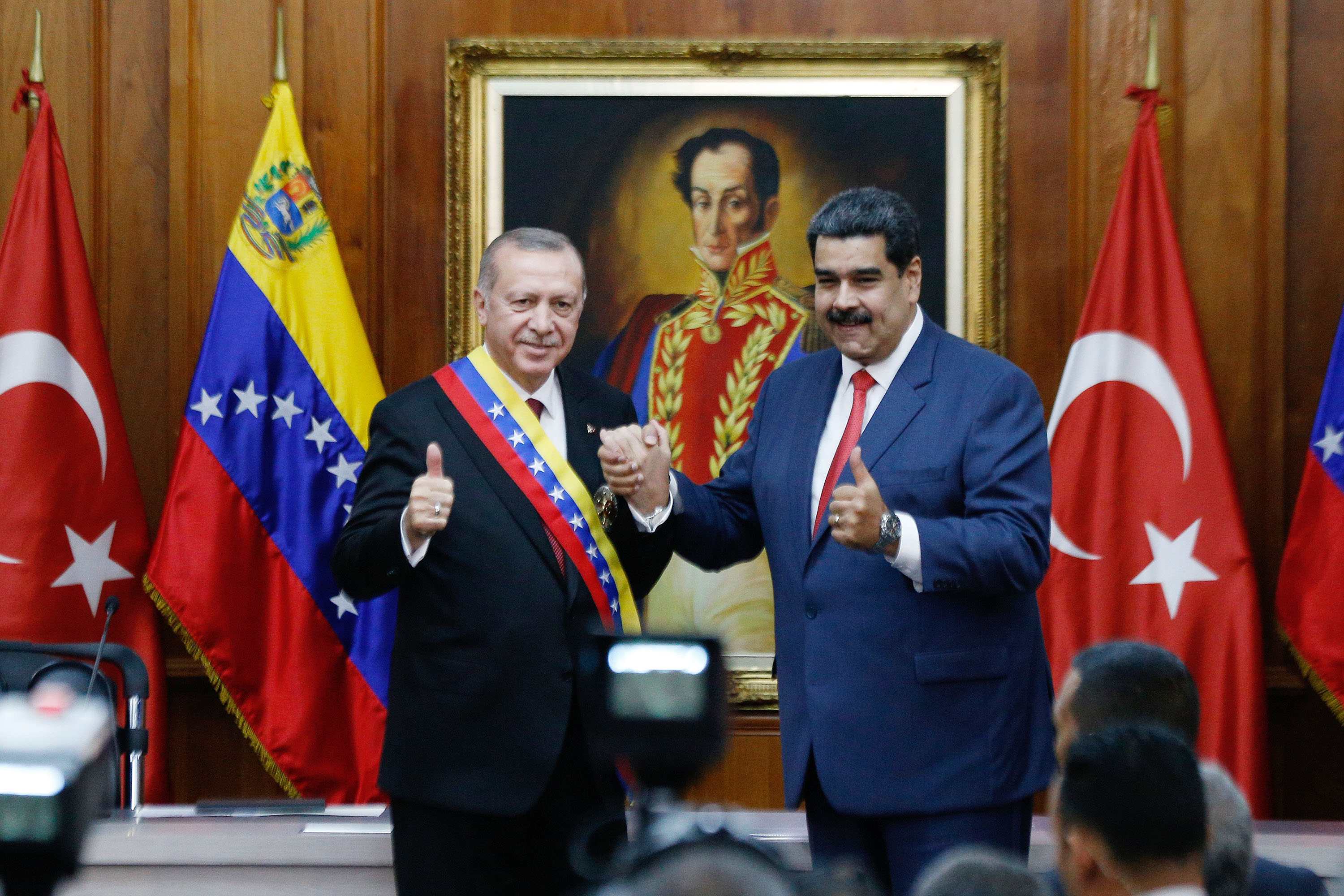 Erdogan az oroszokhoz hasonlóan, az amerikaiakkal szemben Nicolás Madurót támogatja