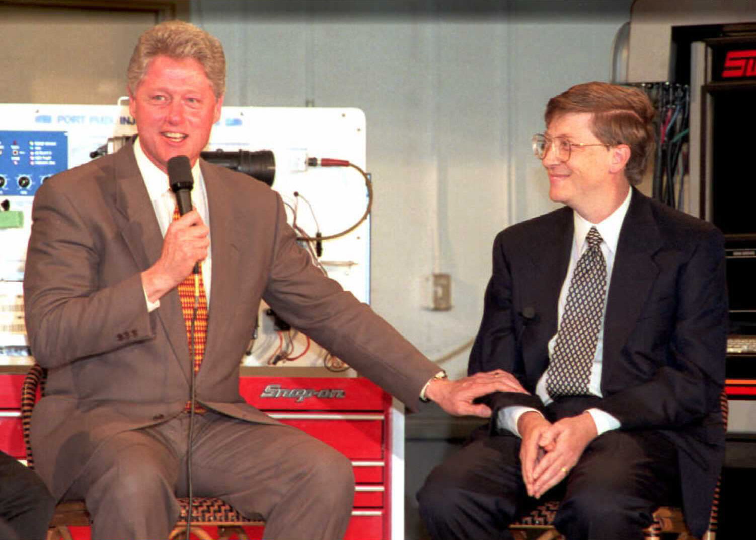 A kilencvenes években mintha a Microsoft uralta volna a világot (Bill Clinton és Bill Gates 1996-ban)