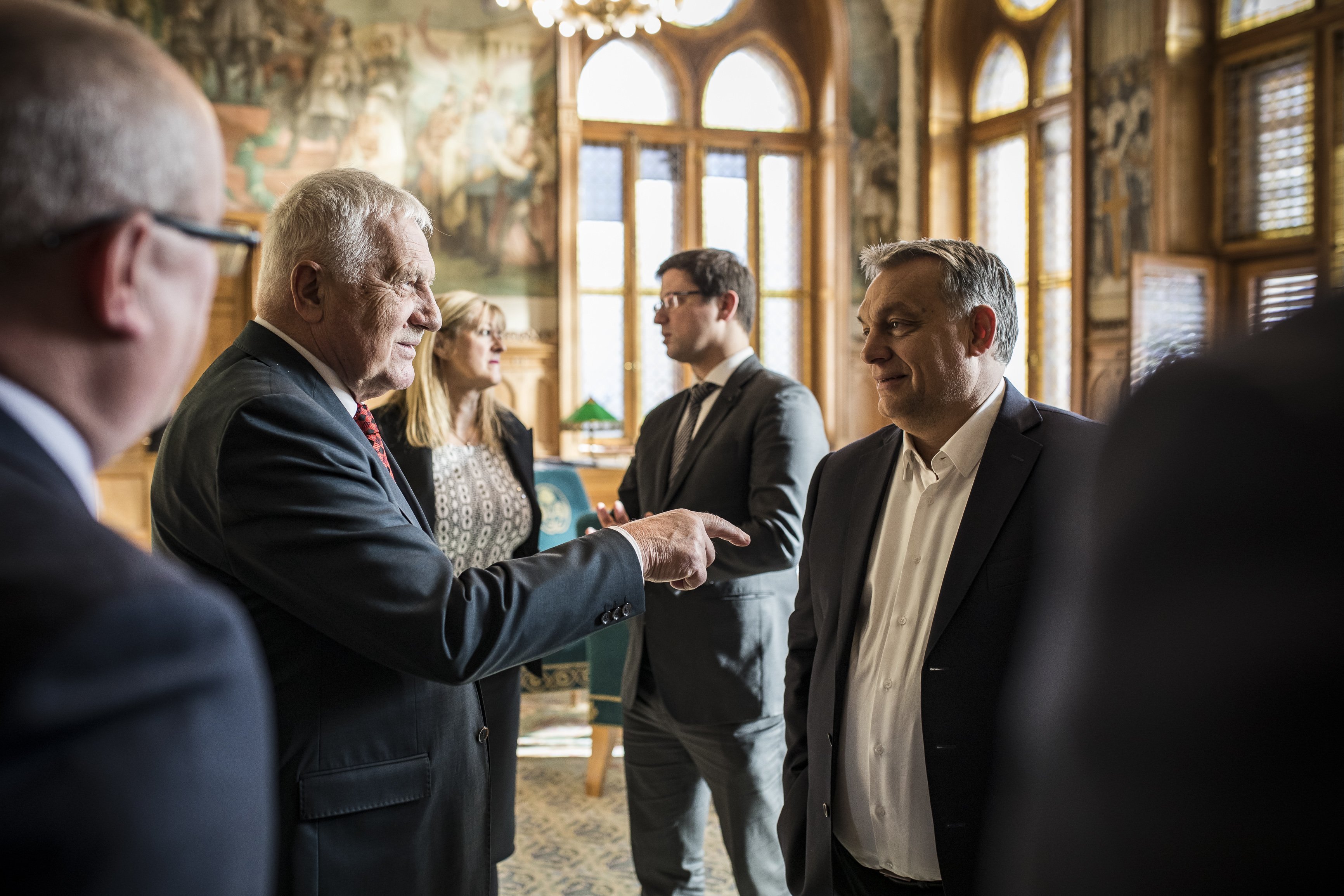 Václav Klaus és Schmidt Mária beugrott Orbánhoz