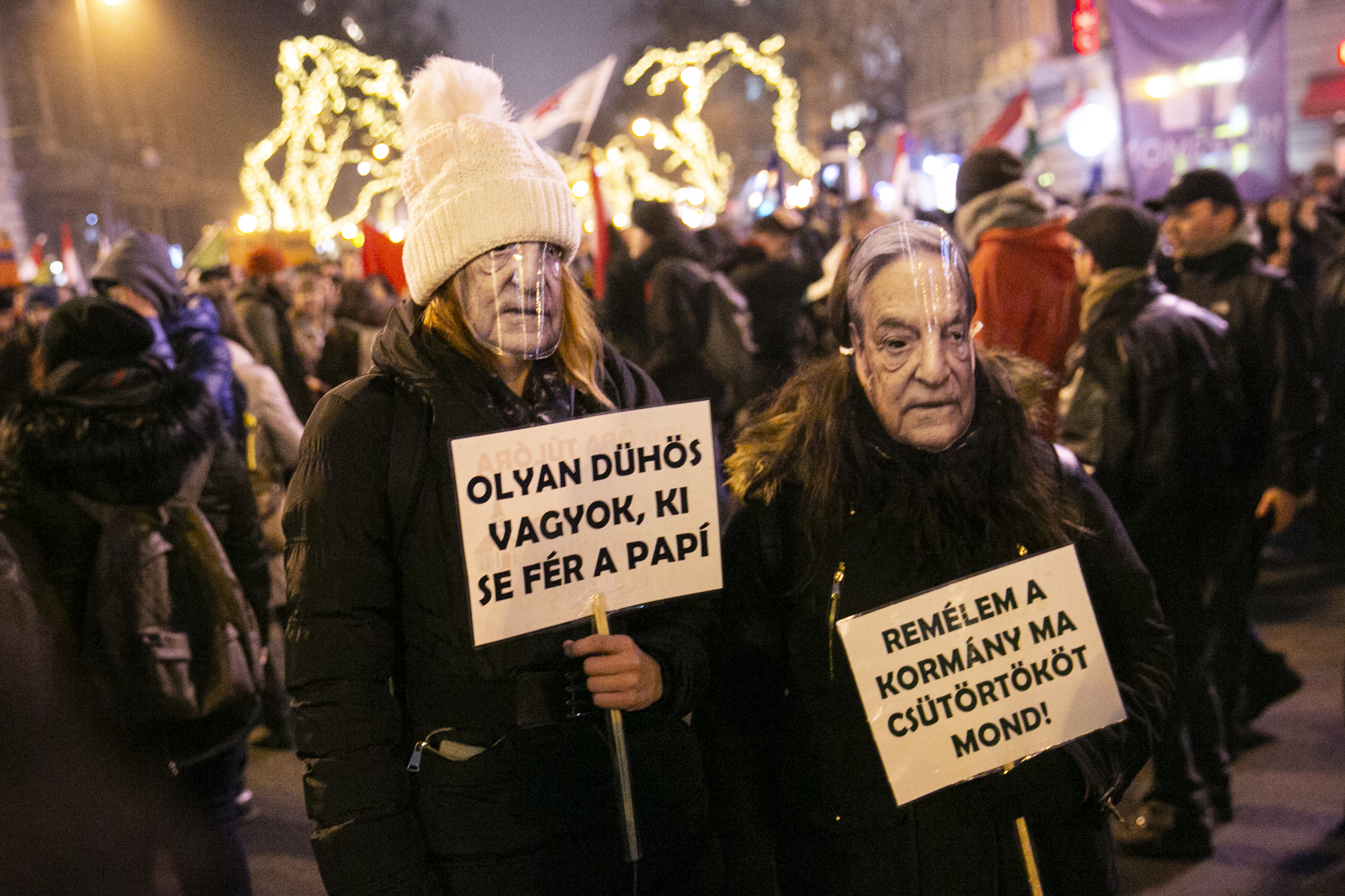 Fidesz: Bűnözői körök vesznek részt a Soros-hálózat által szervezett zavargásokban