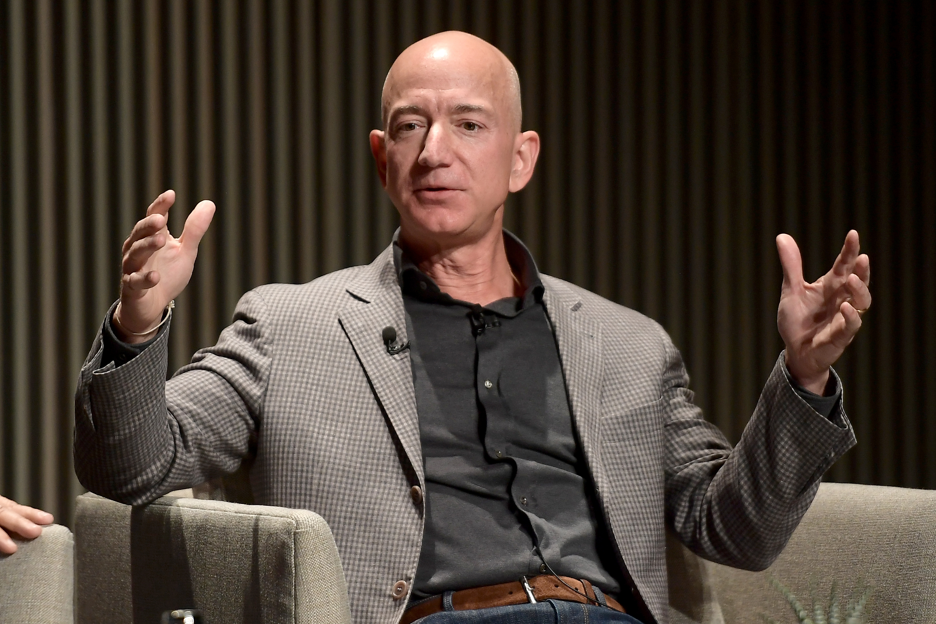Máig soha senkinek nem volt 200 milliárd dollárt elérő vagyona a Földön, Jeff Bezos az első ennyire gazdag ember