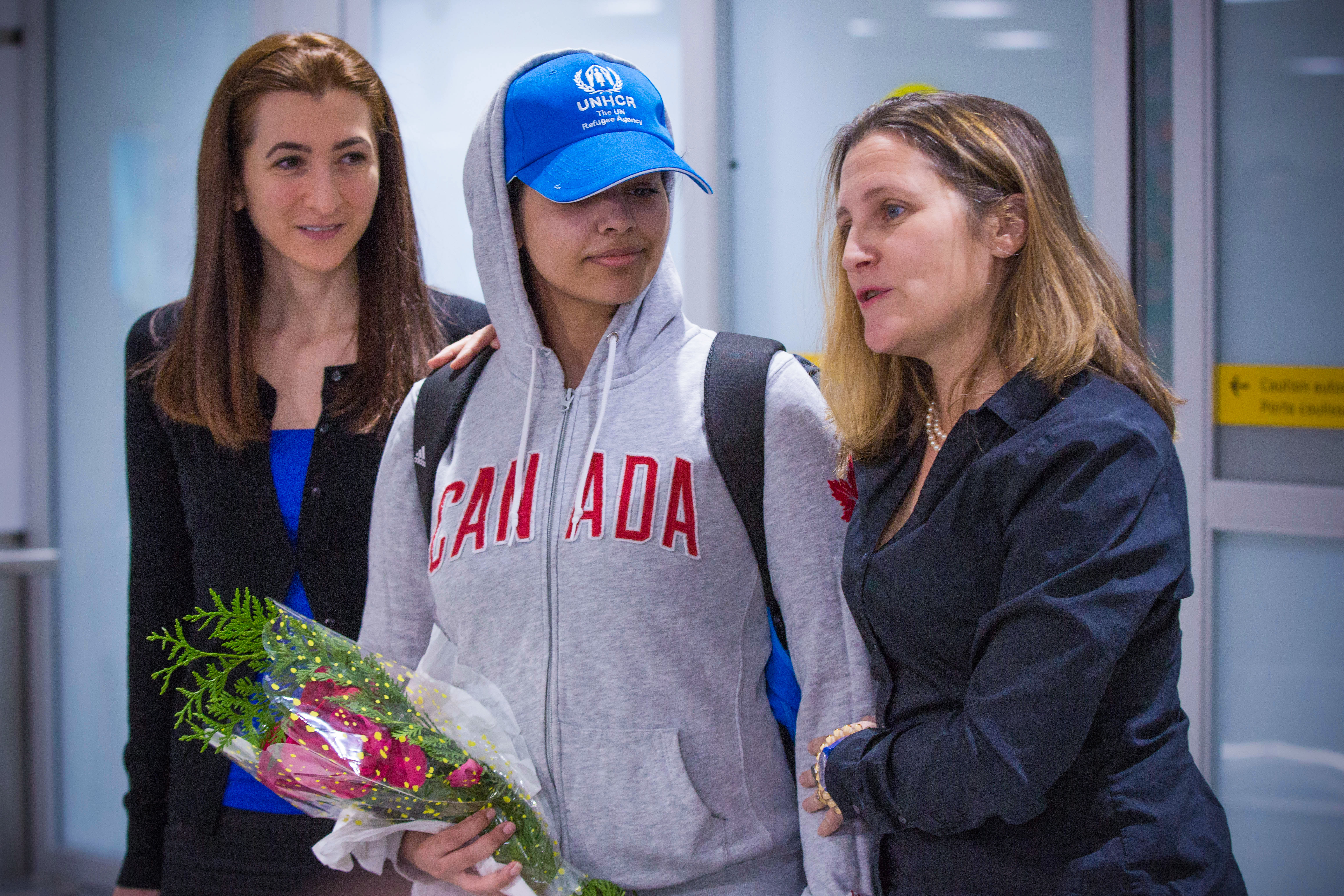 A kanadai külügyminiszter fogadta a családja bosszúja elől menekülő szaúdi lányt