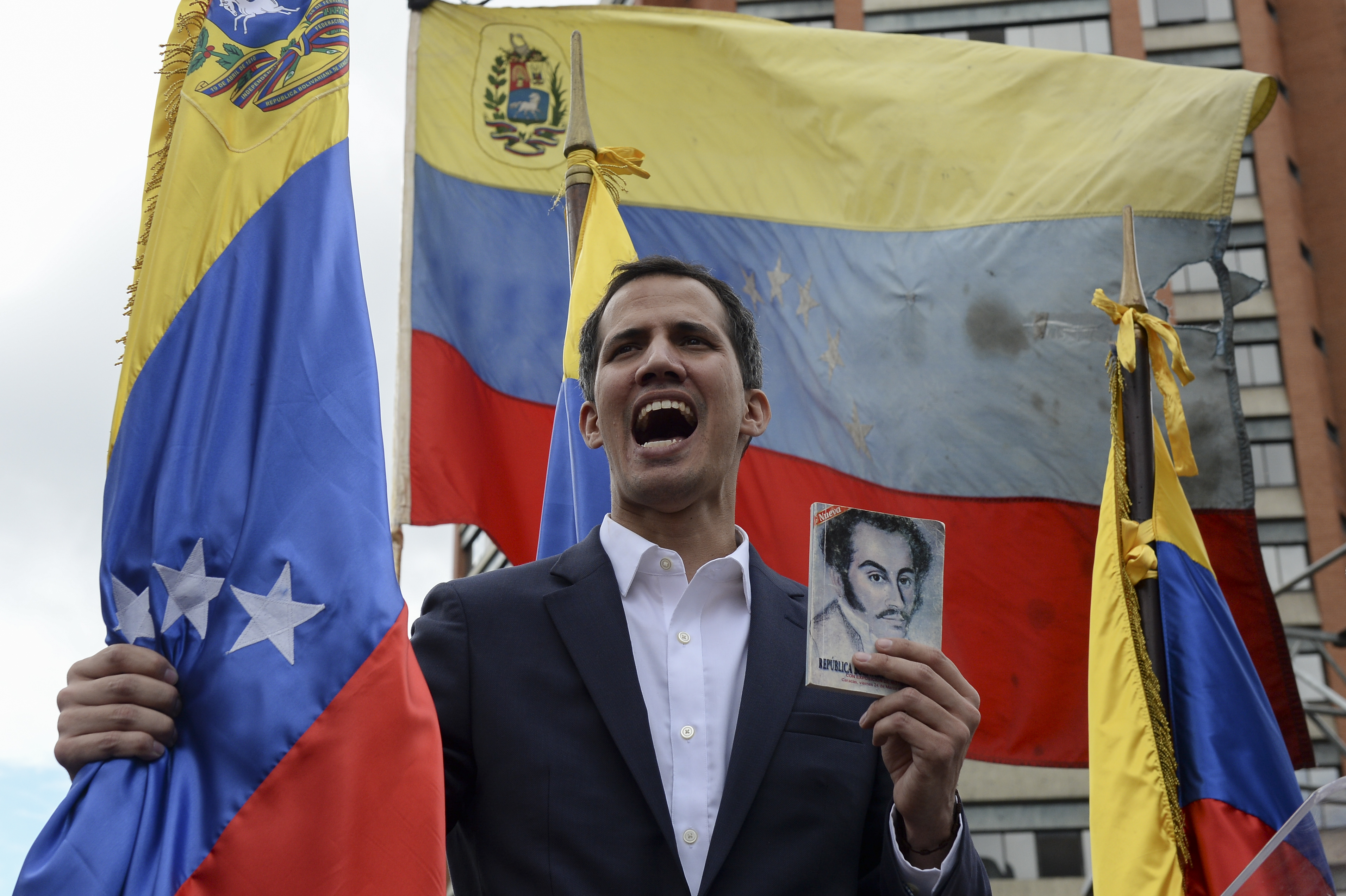 Venezuelában egy ellenzéki politikus elnöknek nyilvánította magát, Trump rögtön elismerte az ország vezetőjének