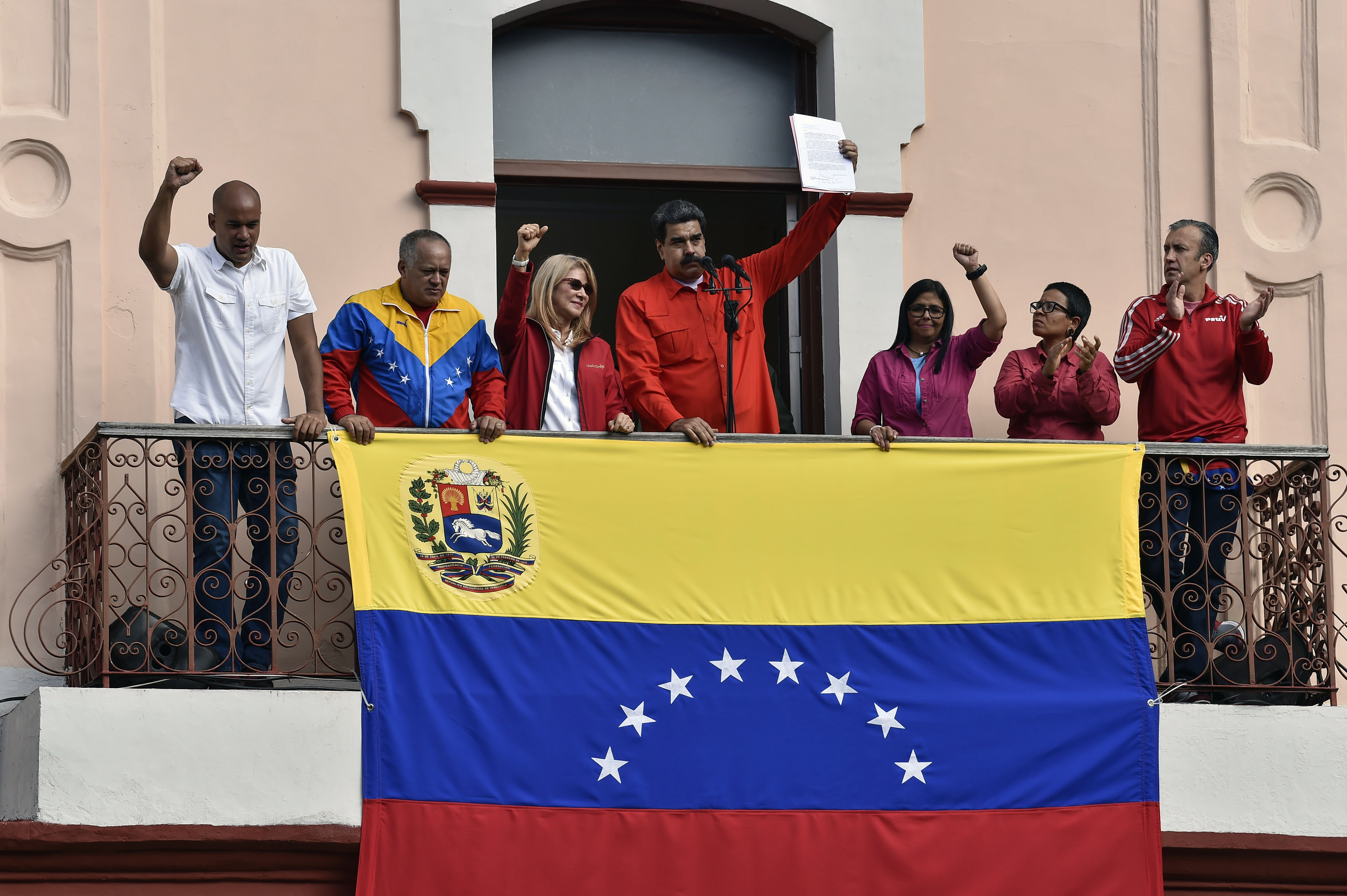 Az amerikai diplomatáknak 72 órájuk van, hogy elhagyják Venezuelát