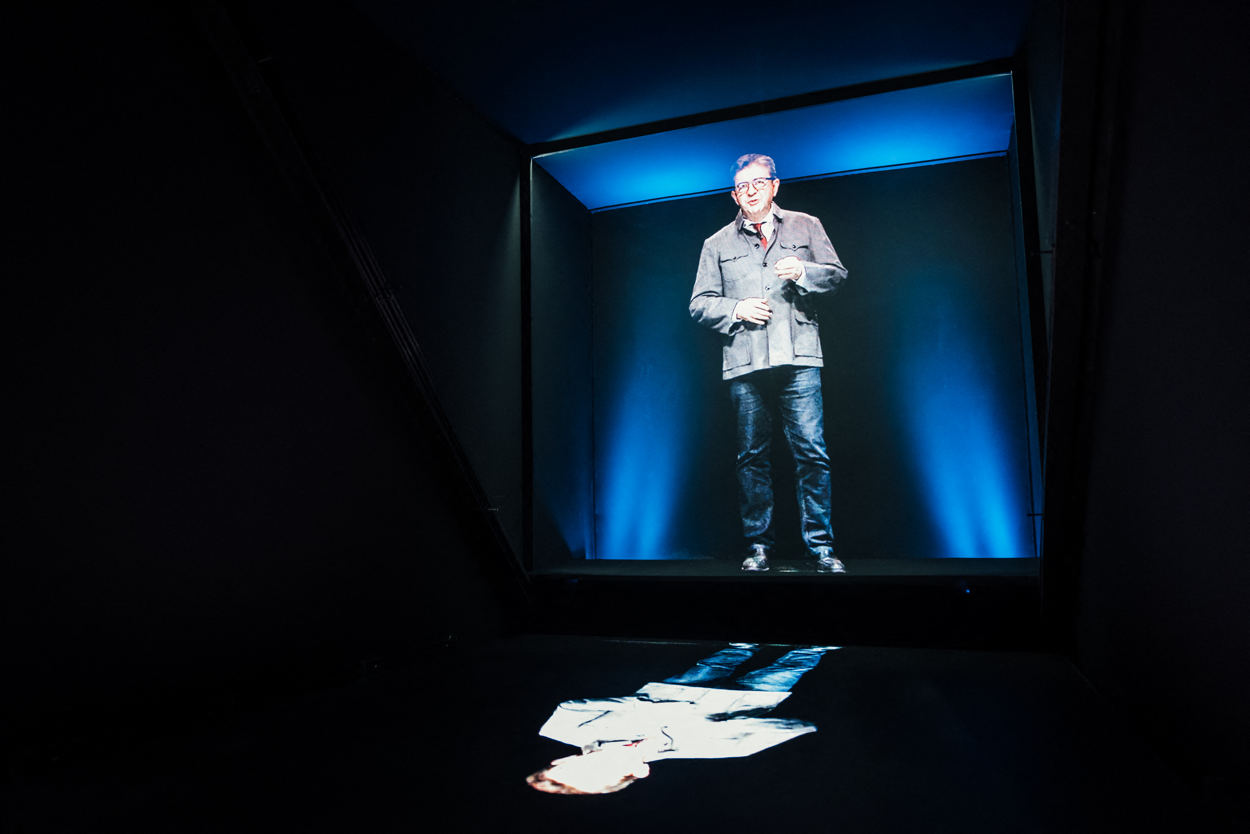 Hologram a mindennapokban: 2019-ben a francia politikusok hologramok formájában kampányolnak országszerte