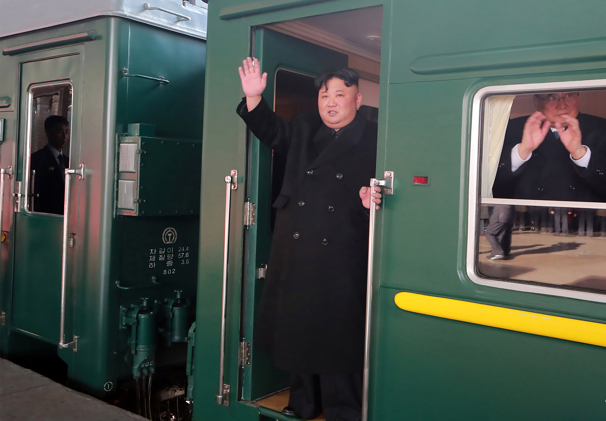 Kim Dzsong Un elindult vonattal a vietnami csúcstalálkozóra