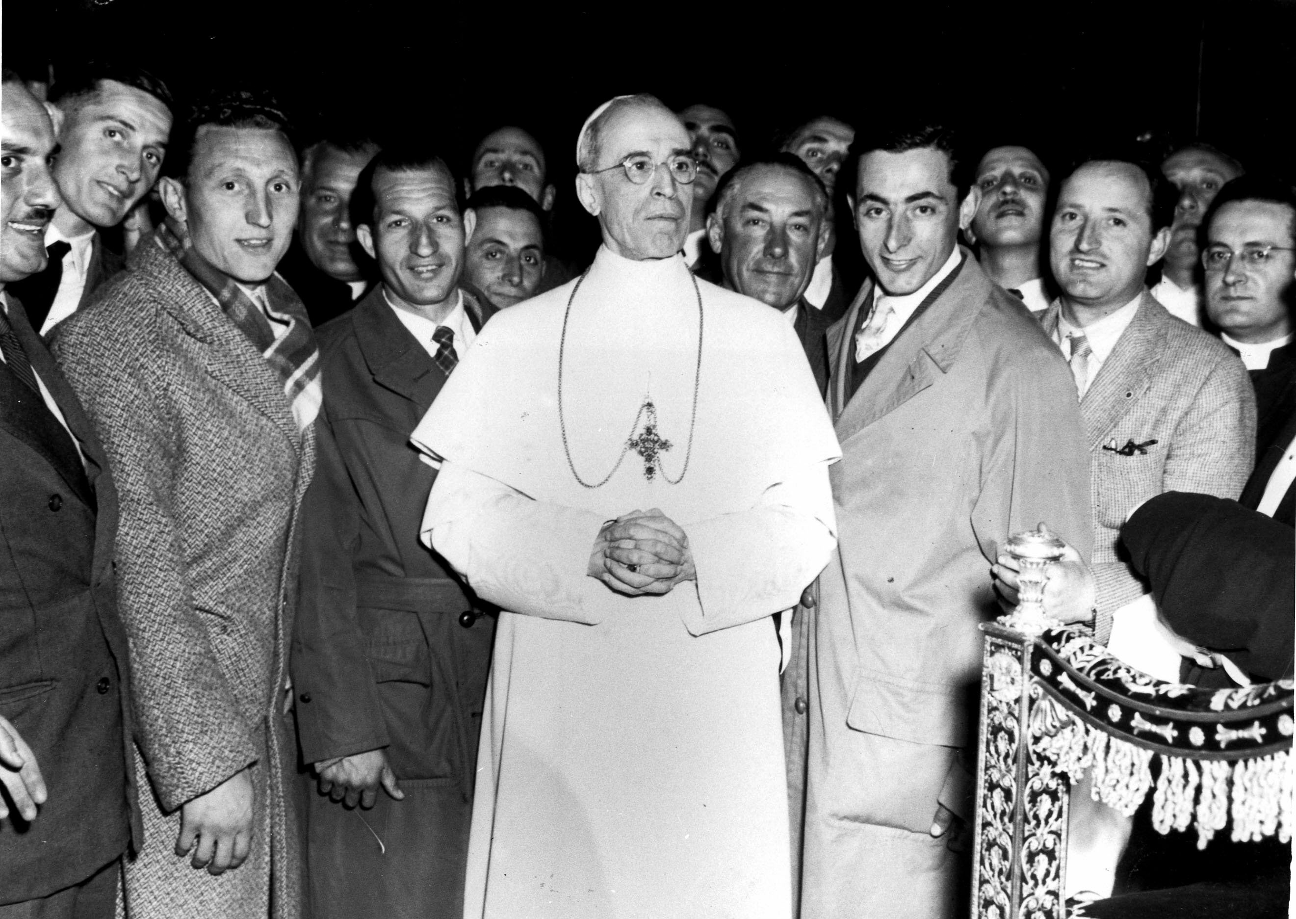 Ferenc pápa kutathatóvá teszi a titkos archívum egy részét, hogy tisztázódjon XII. Piusz szerepe a holokausztban