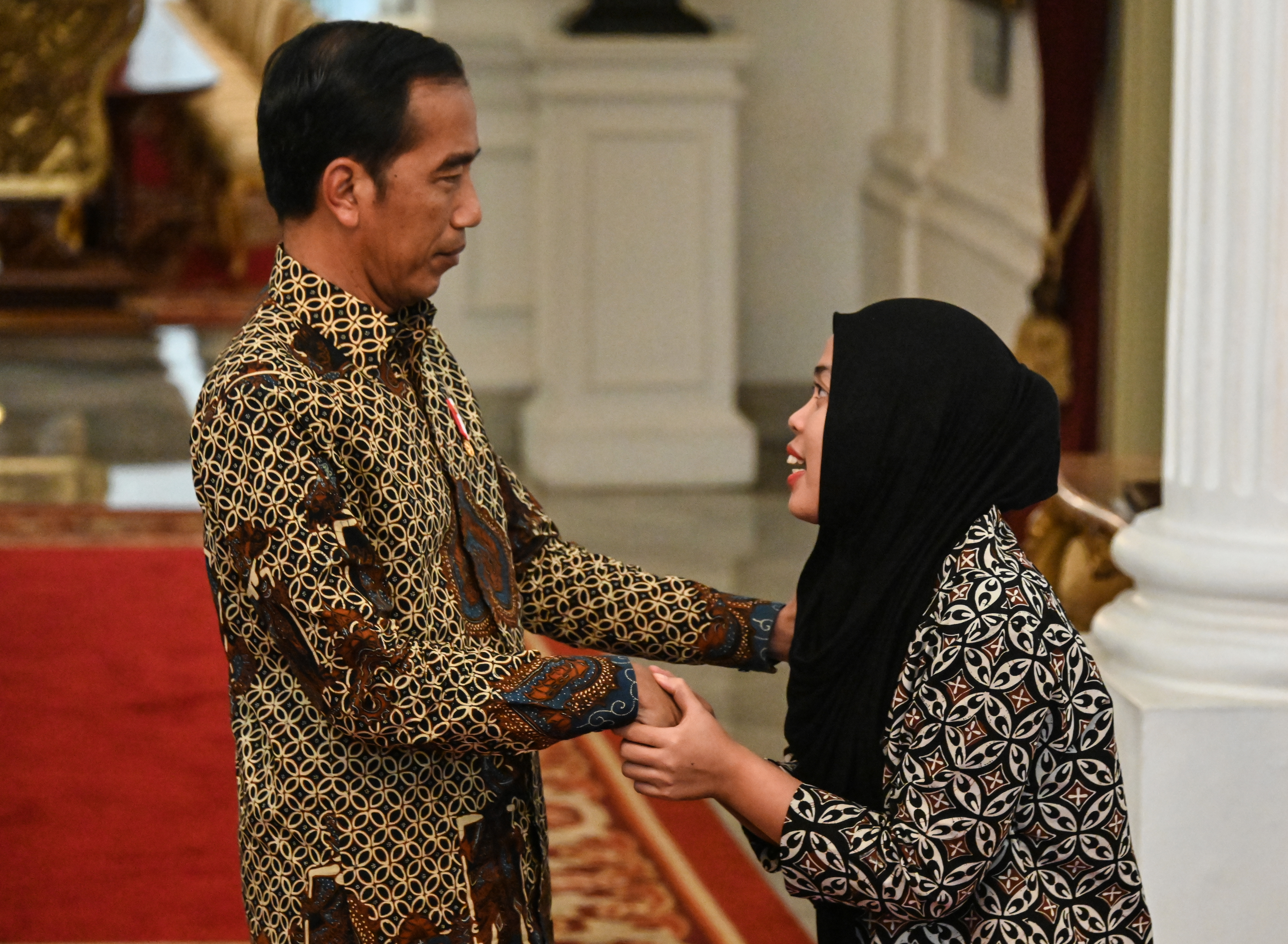 Indonéziában büntetni fogják a házasságon kívüli szexet