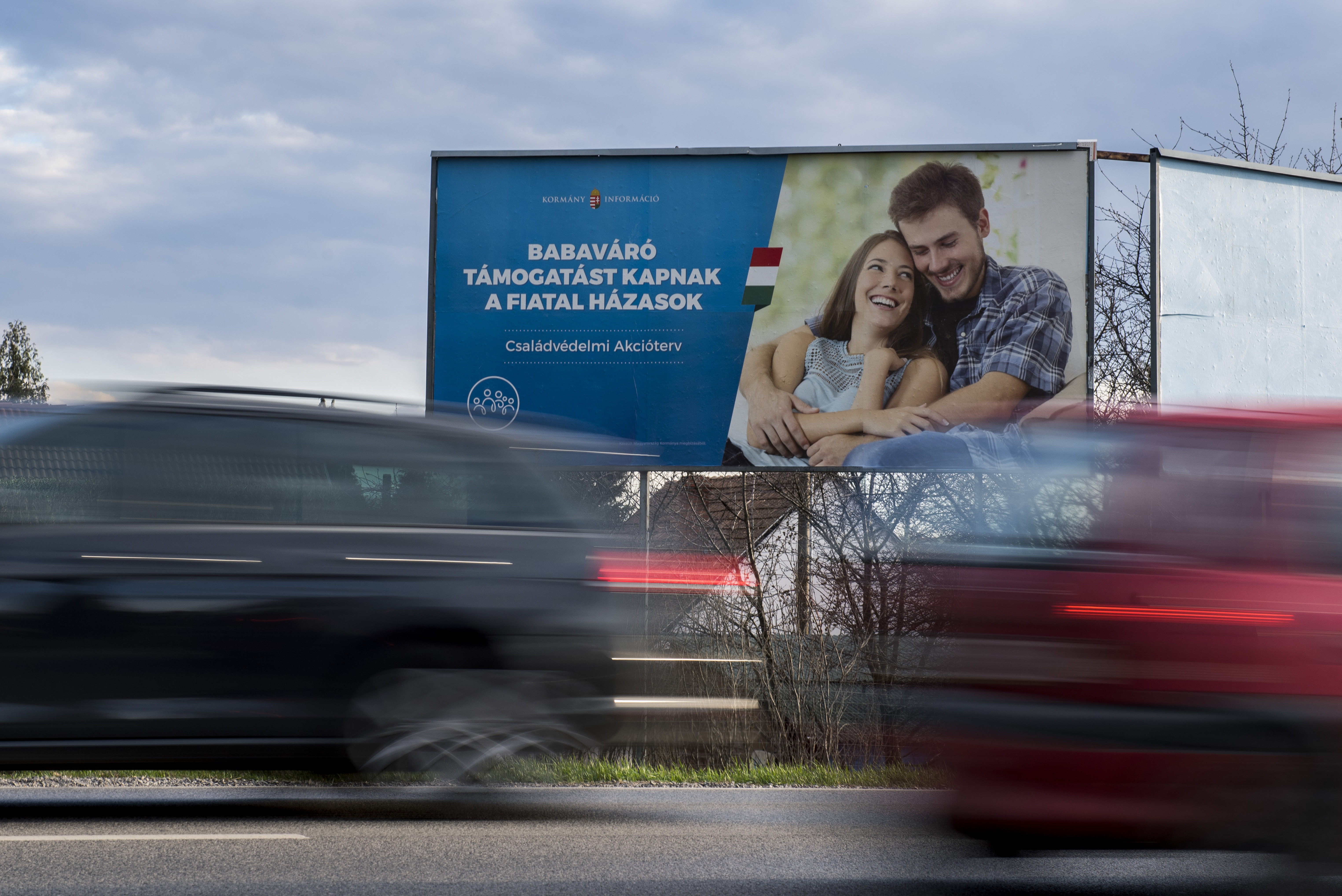 Újabb reklámkampányt kap a családvédelmi akcióterv a kormánytól