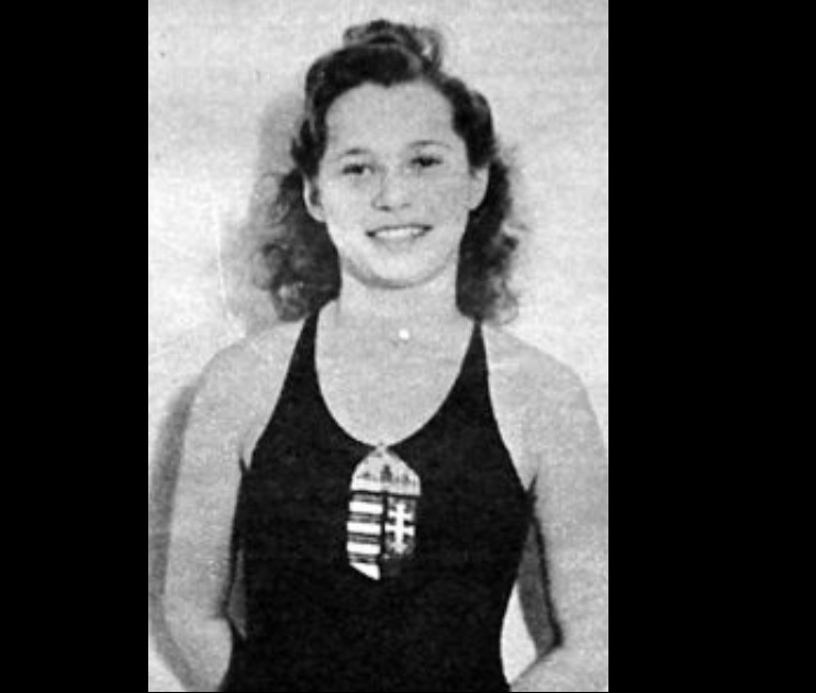 Elhunyt Novák Ilona olimpiai bajnok úszó