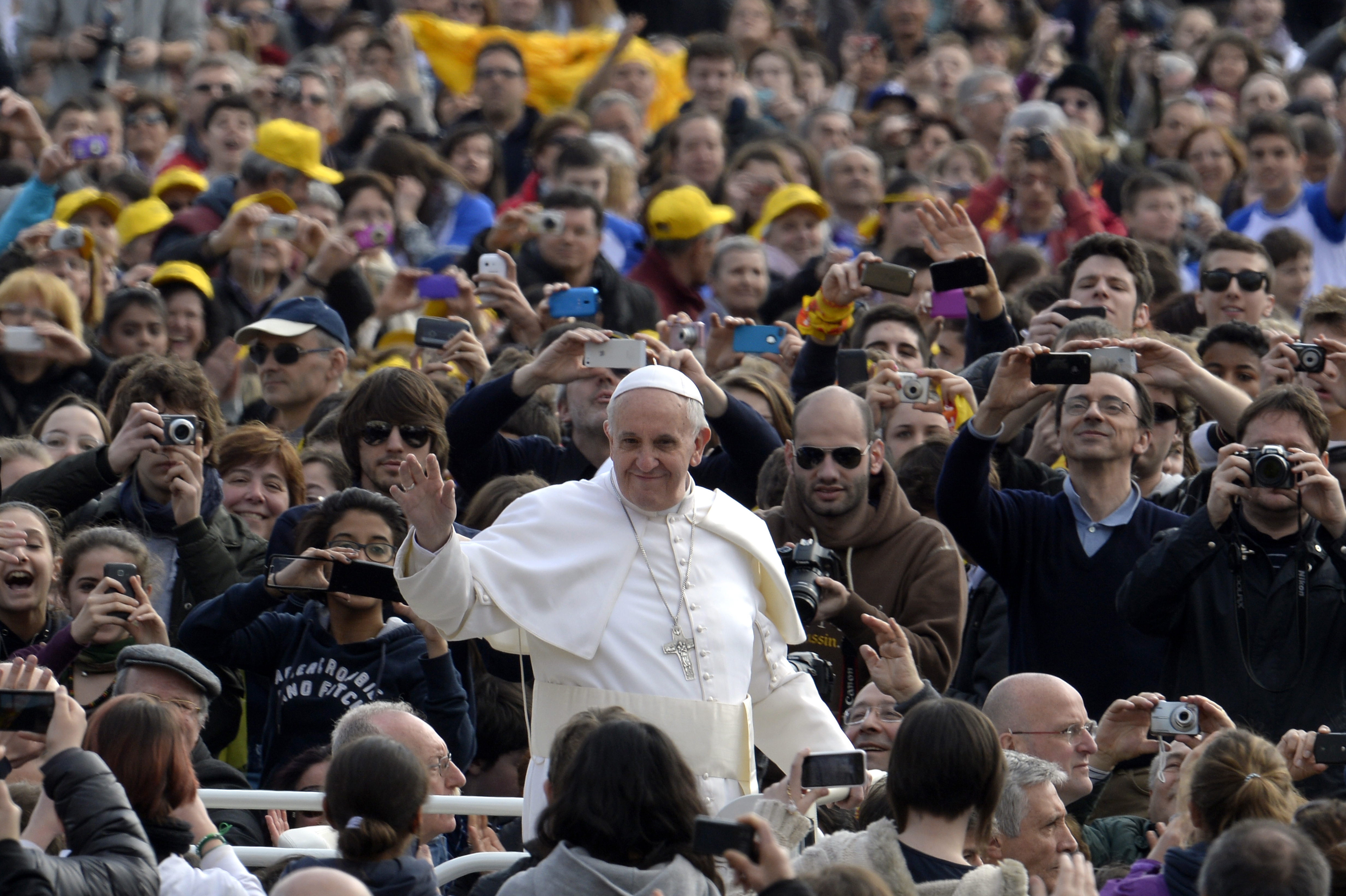 Több mint 110 ezren regisztráltak Ferenc pápa csíksomlyói miséjére