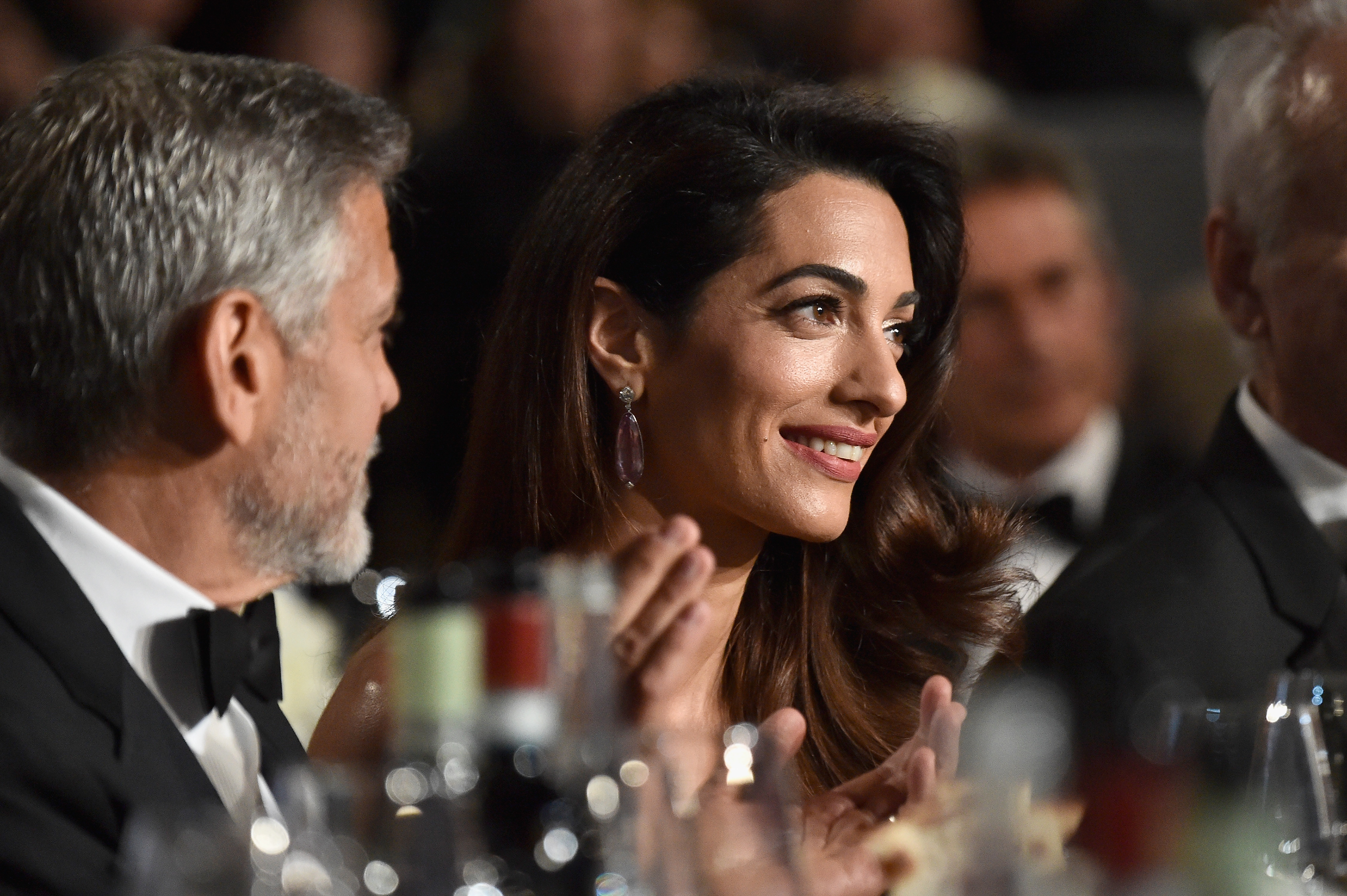 Amal Clooney a brit kormány médiaszabadságot védő nagykövete lesz