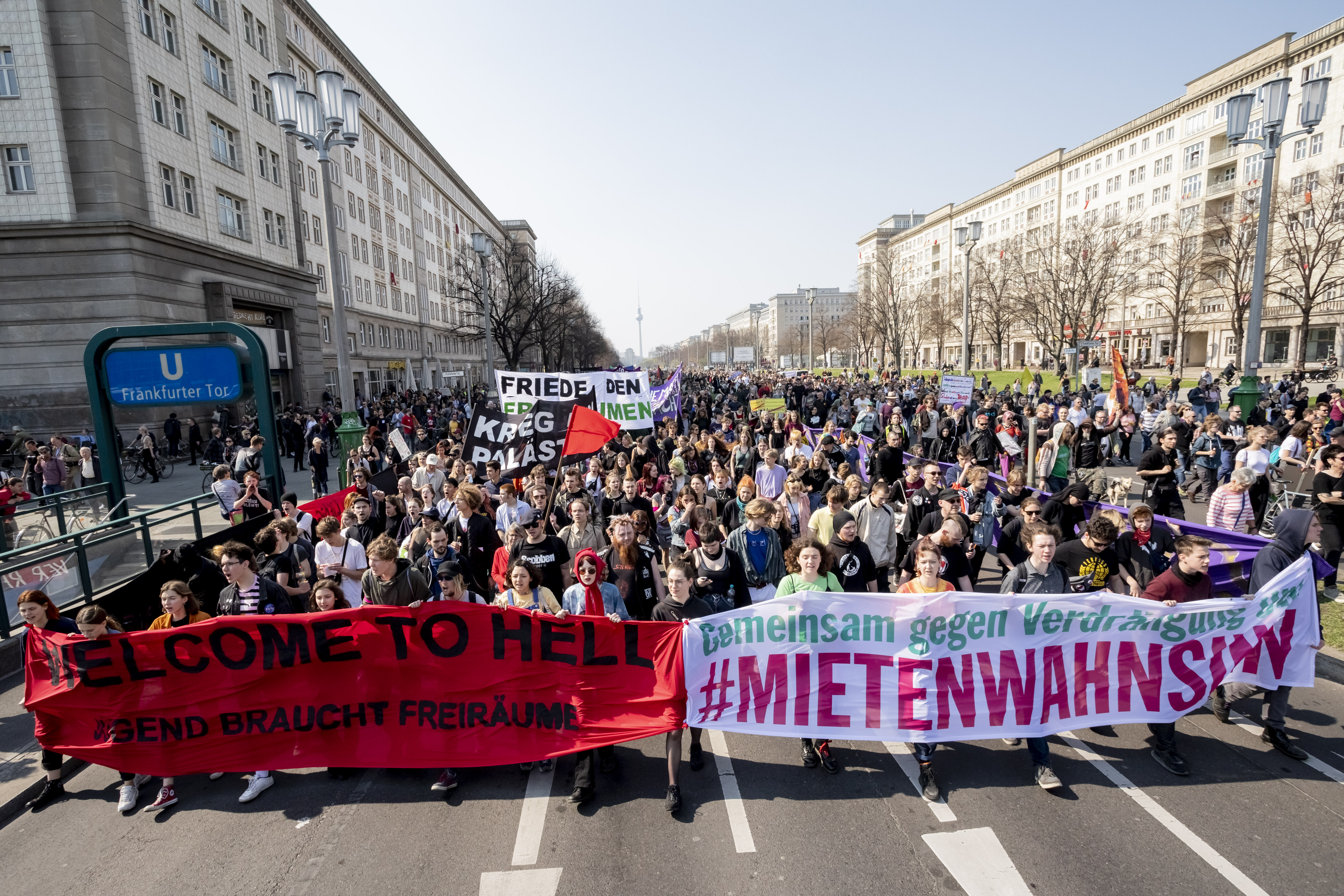 Több ezren tüntettek német nagyvárosokban a „bérleti őrület” ellen