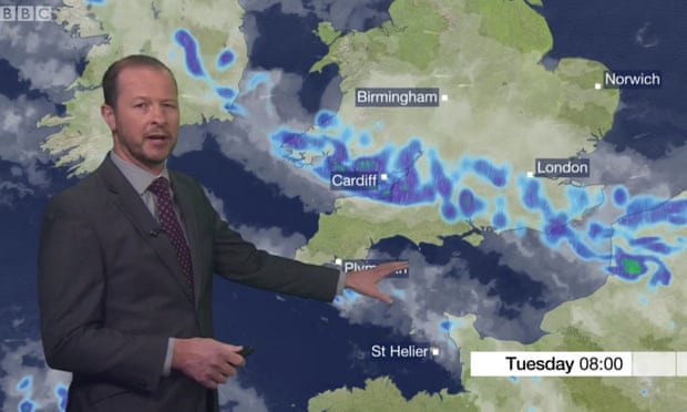 Egy brit megye turisztikai vezetőjének elege lett, hogy a BBC meteorológusai rendre kitakarják őket a képernyőről