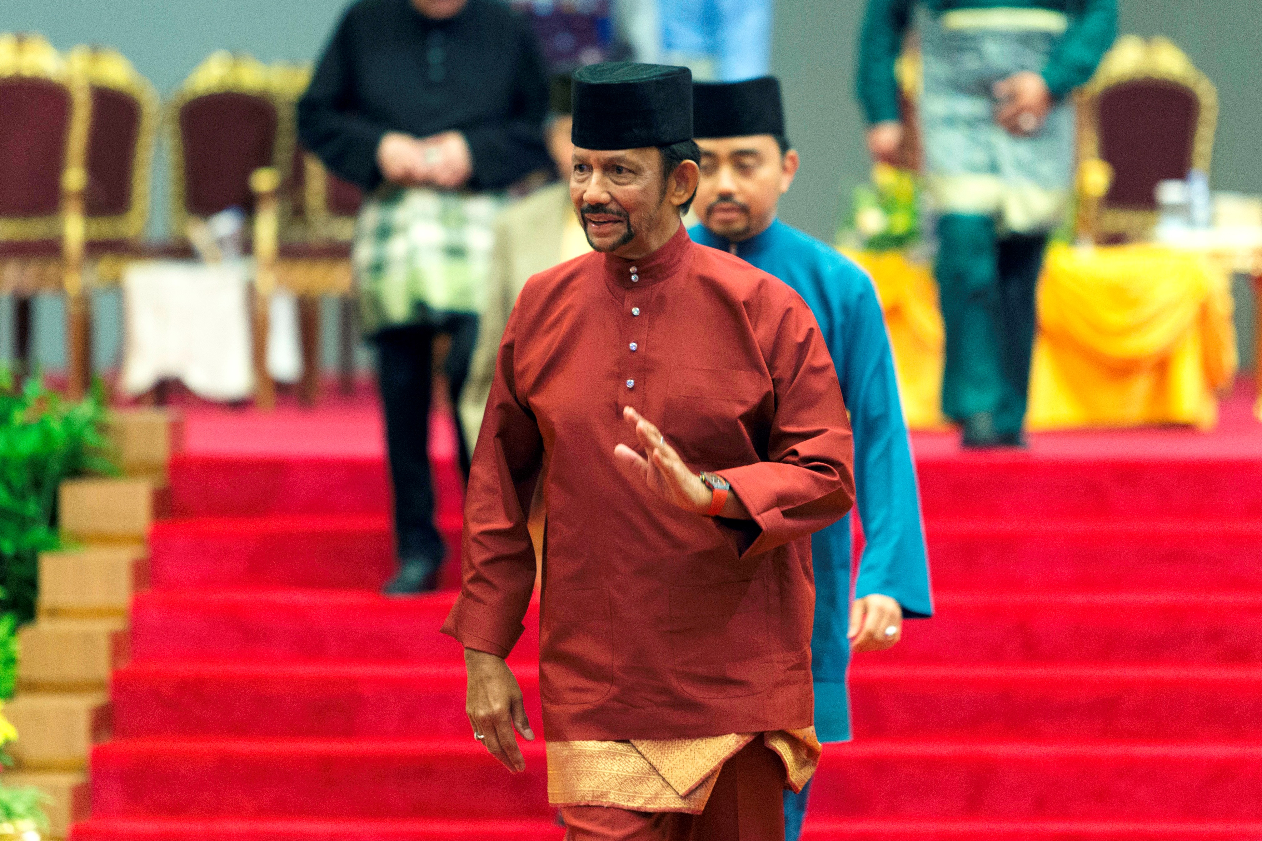 Brunei szerint a megelőzést és a nevelést szolgálja, hogy ezentúl halálra kövezés járhat a homoszexuális szexért 