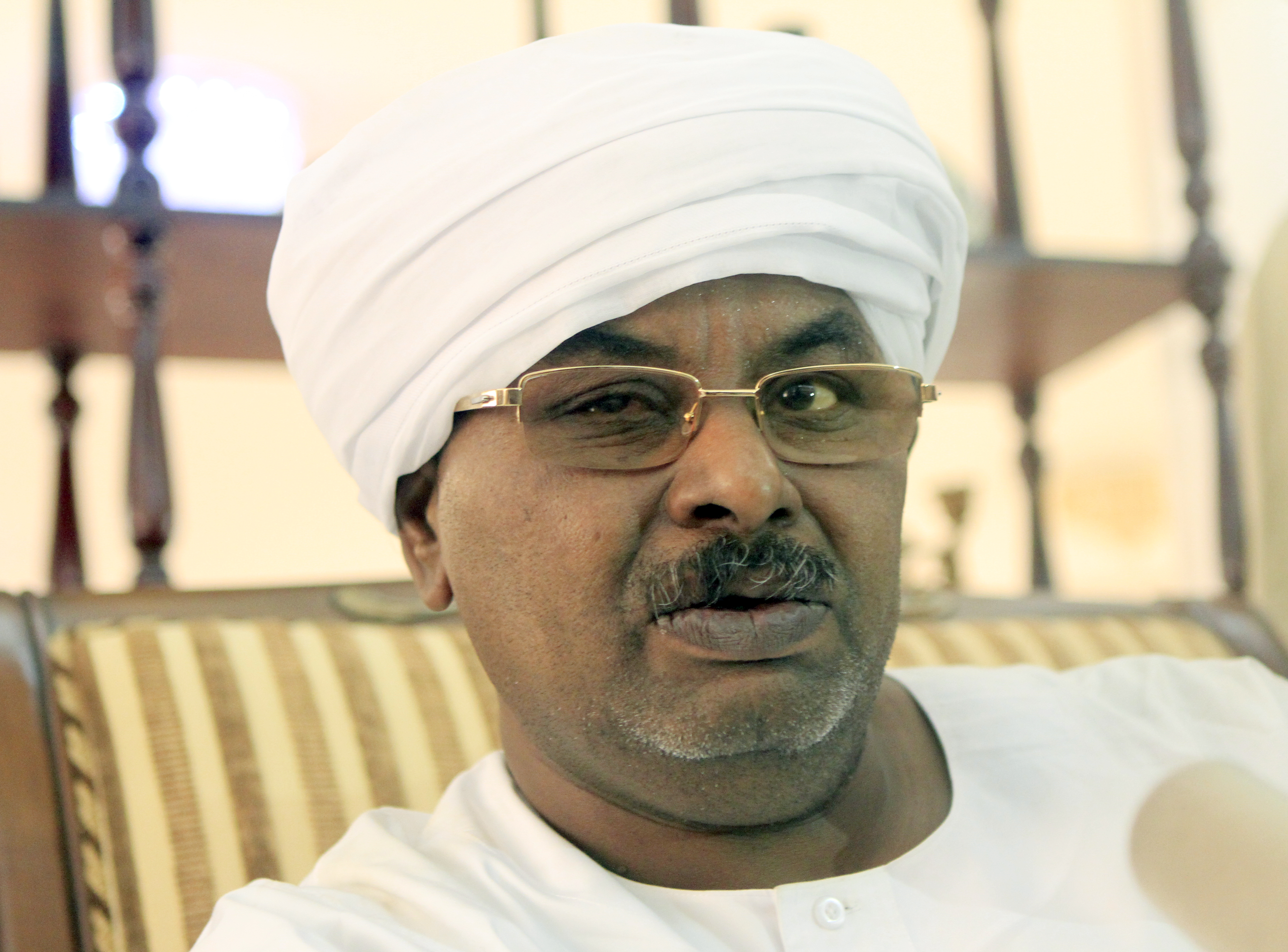 Puccs Szudánban: Lemondott a szudáni hírszerzés főnöke