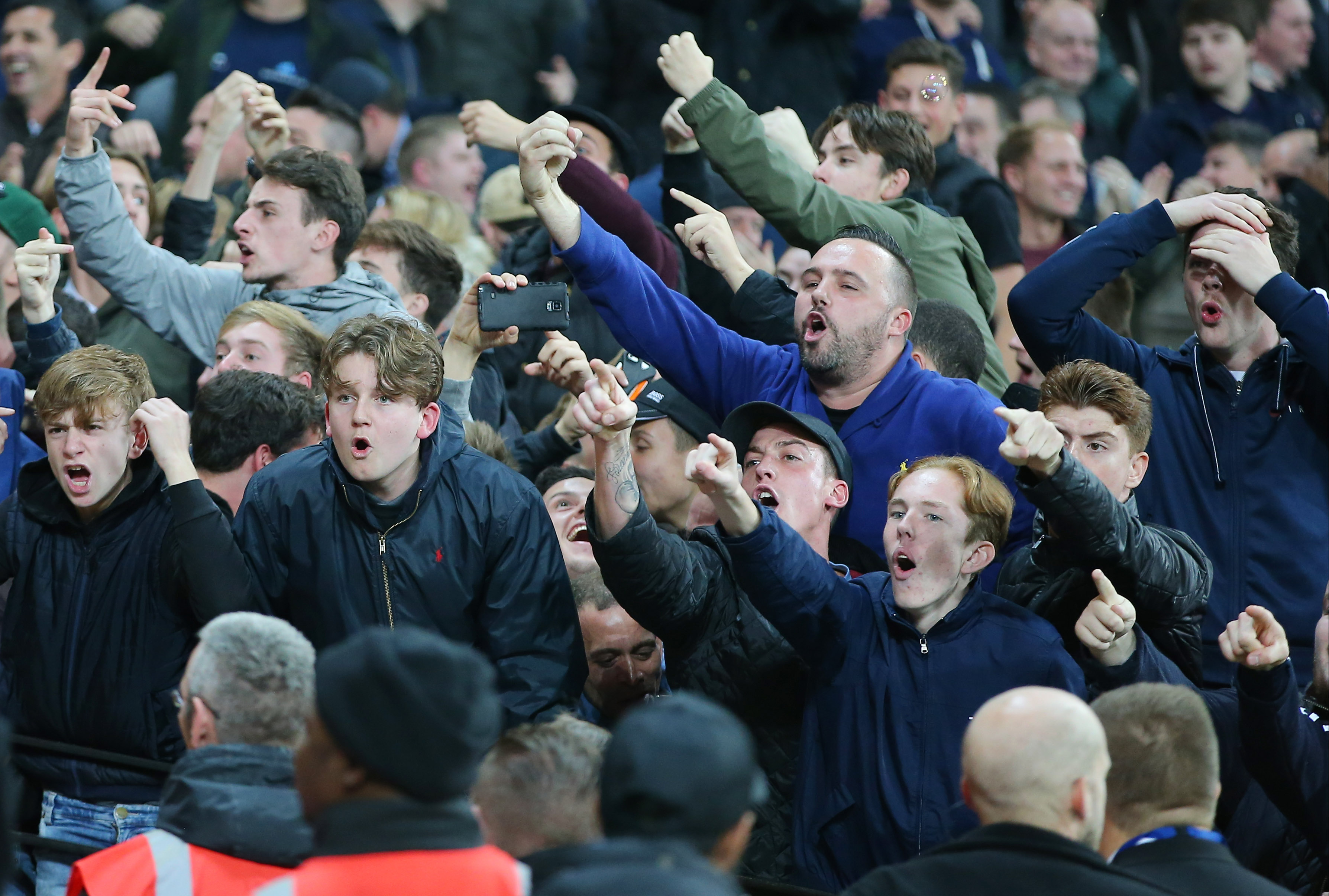 Rasszista botrány borzolja a kedélyeket az angol futballban