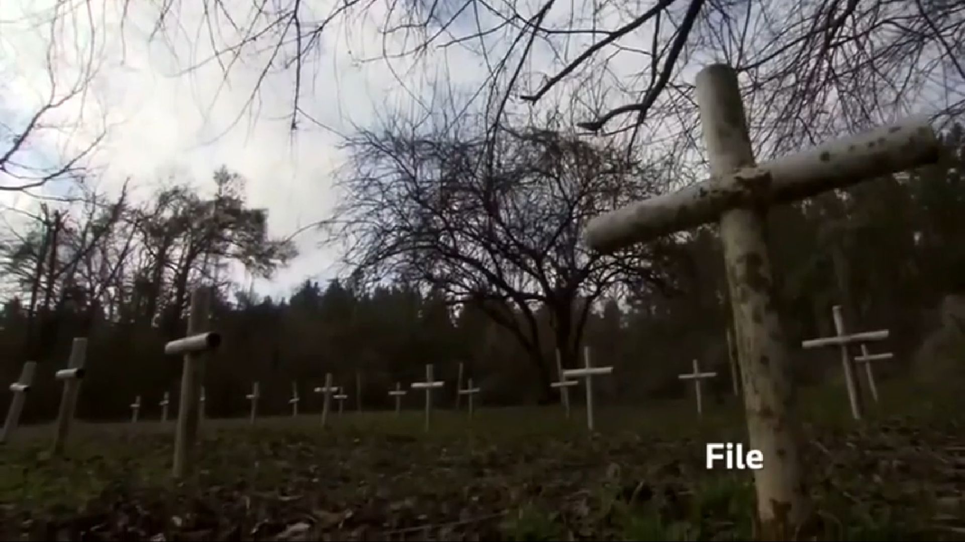 Eltitkolt temetőt találhattak egy floridai horroriskola közelében