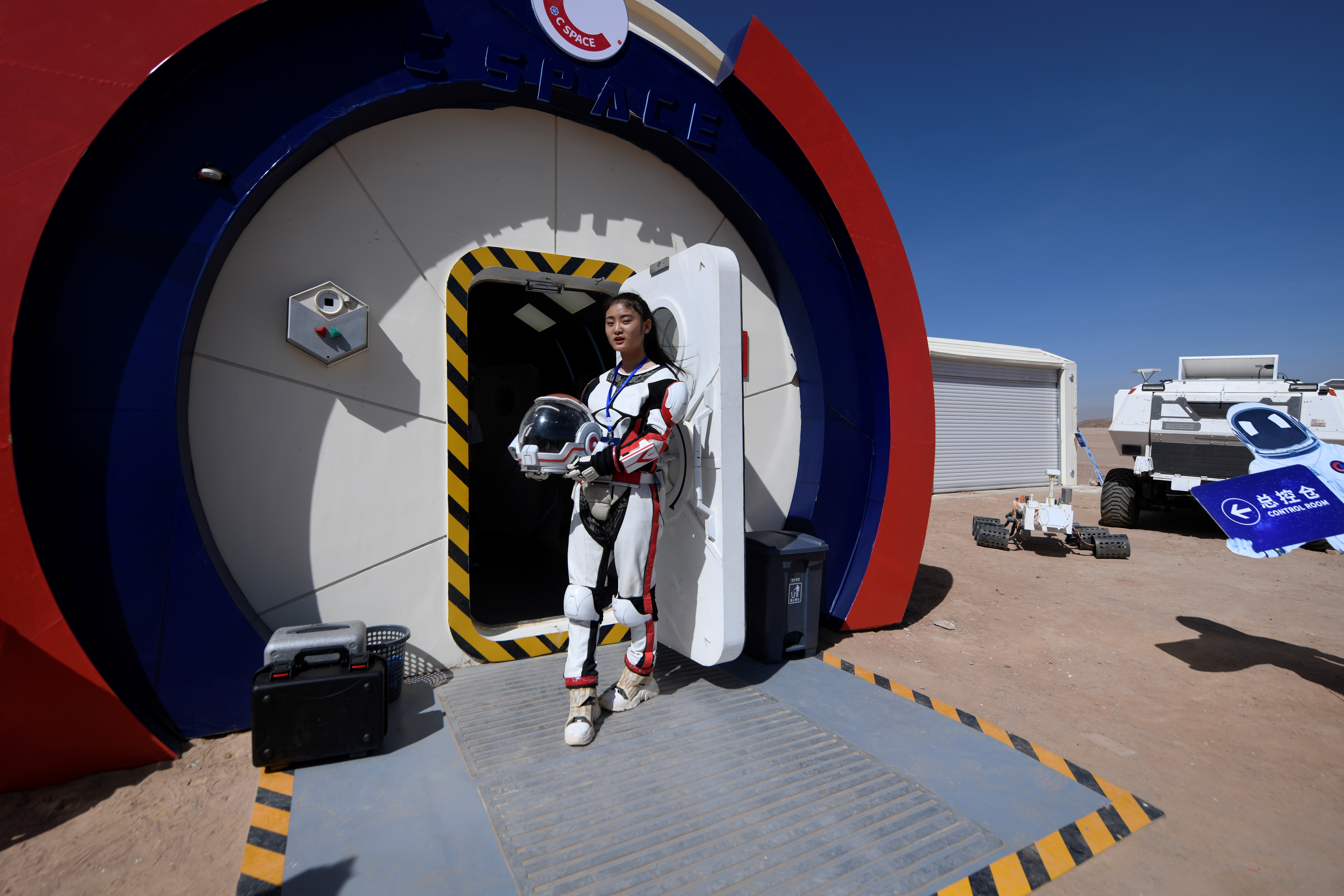 A Góbi-sivatagban felállított Mars-bázison a fiatalokkal igyekeznek megszerettetni az űrkutatást