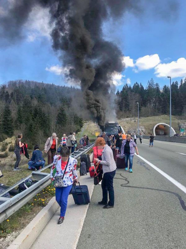 Kiégett egy magyarokat szállító busz Horvátországban