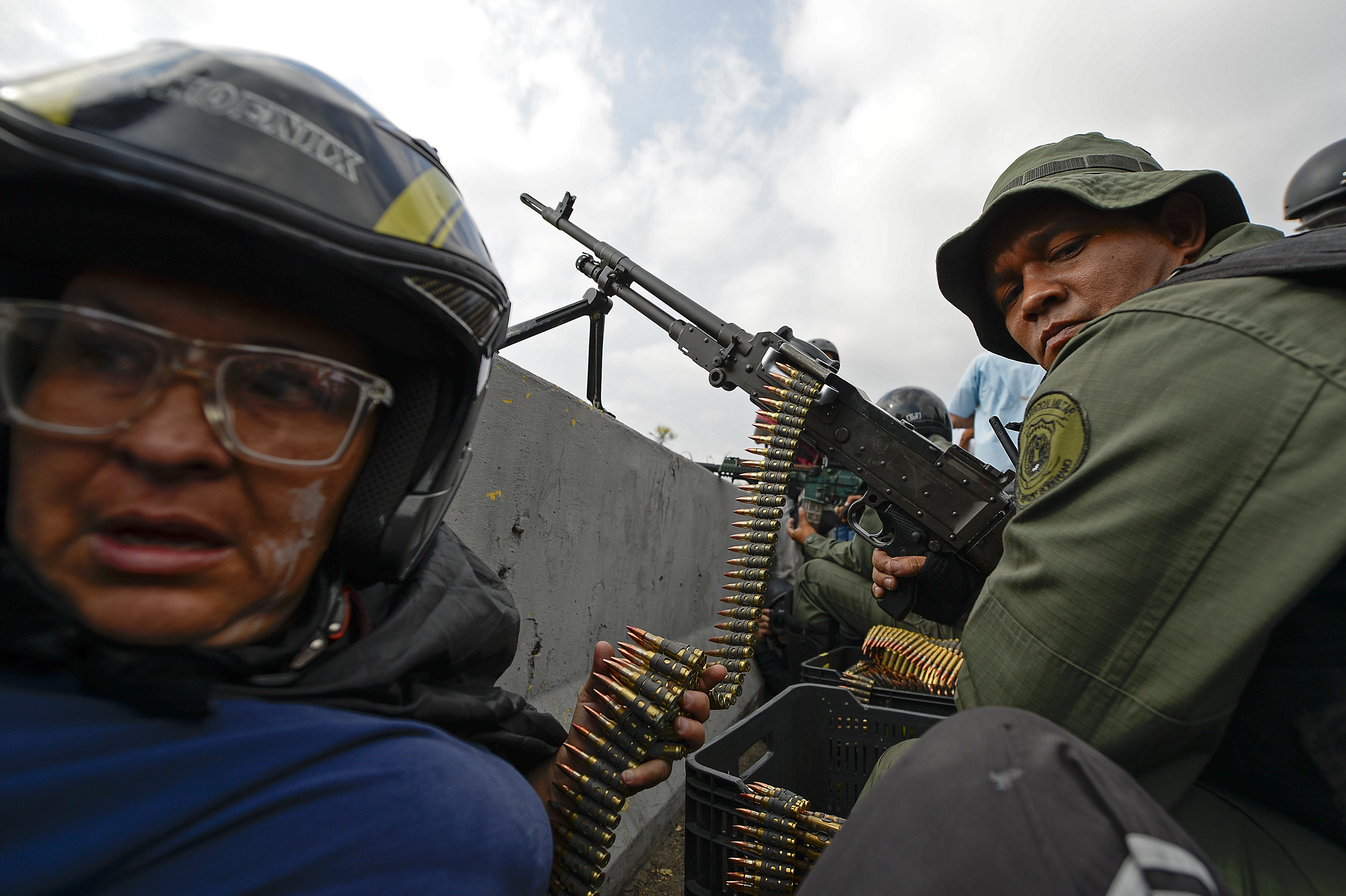 Az amerikai kormány támogatja, hogy a venezuelai hadsereg álljon át az ellenzék oldalára