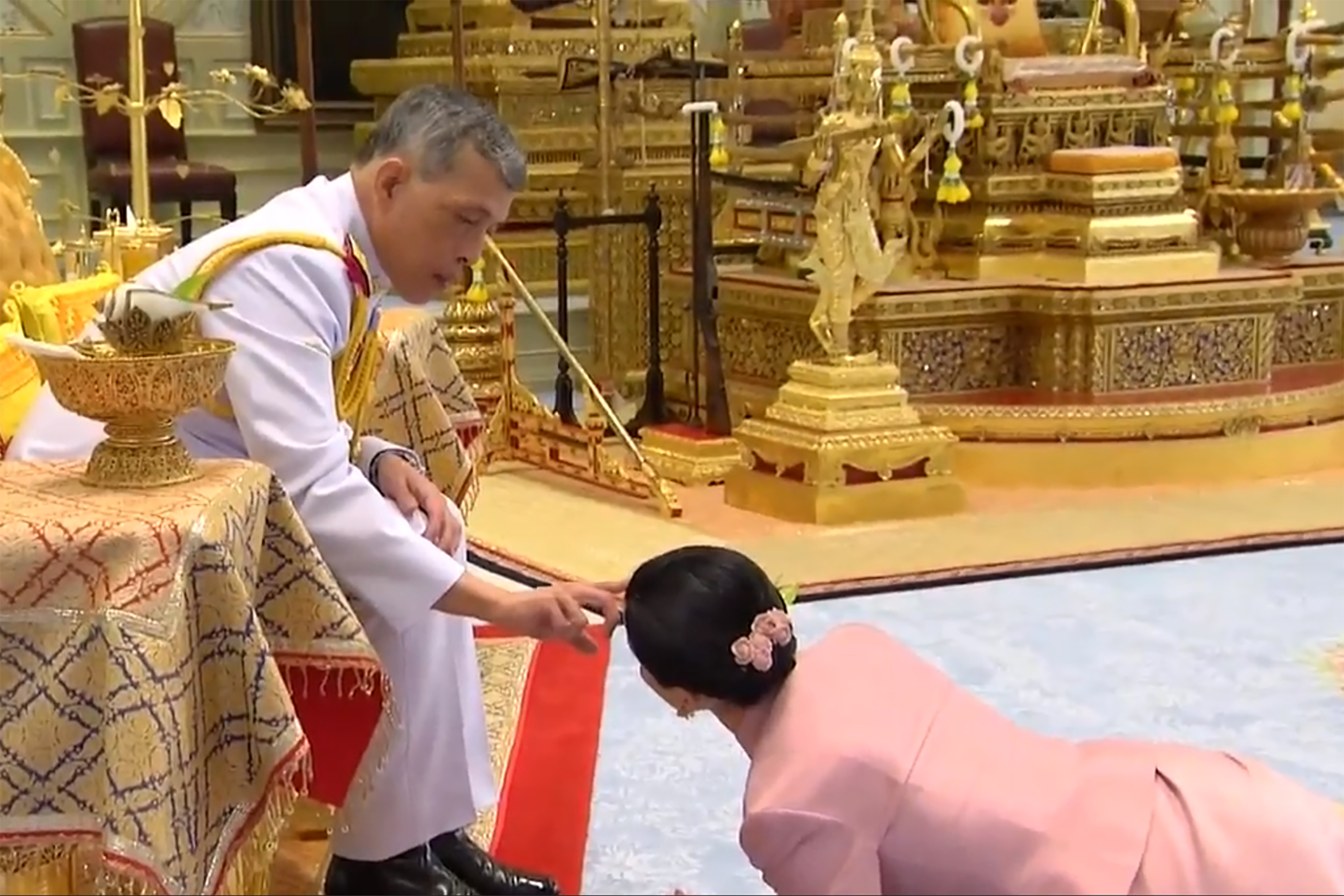 43 év börtönre ítéltek egy thai nőt, mert állítólag megsértette a királyi családot