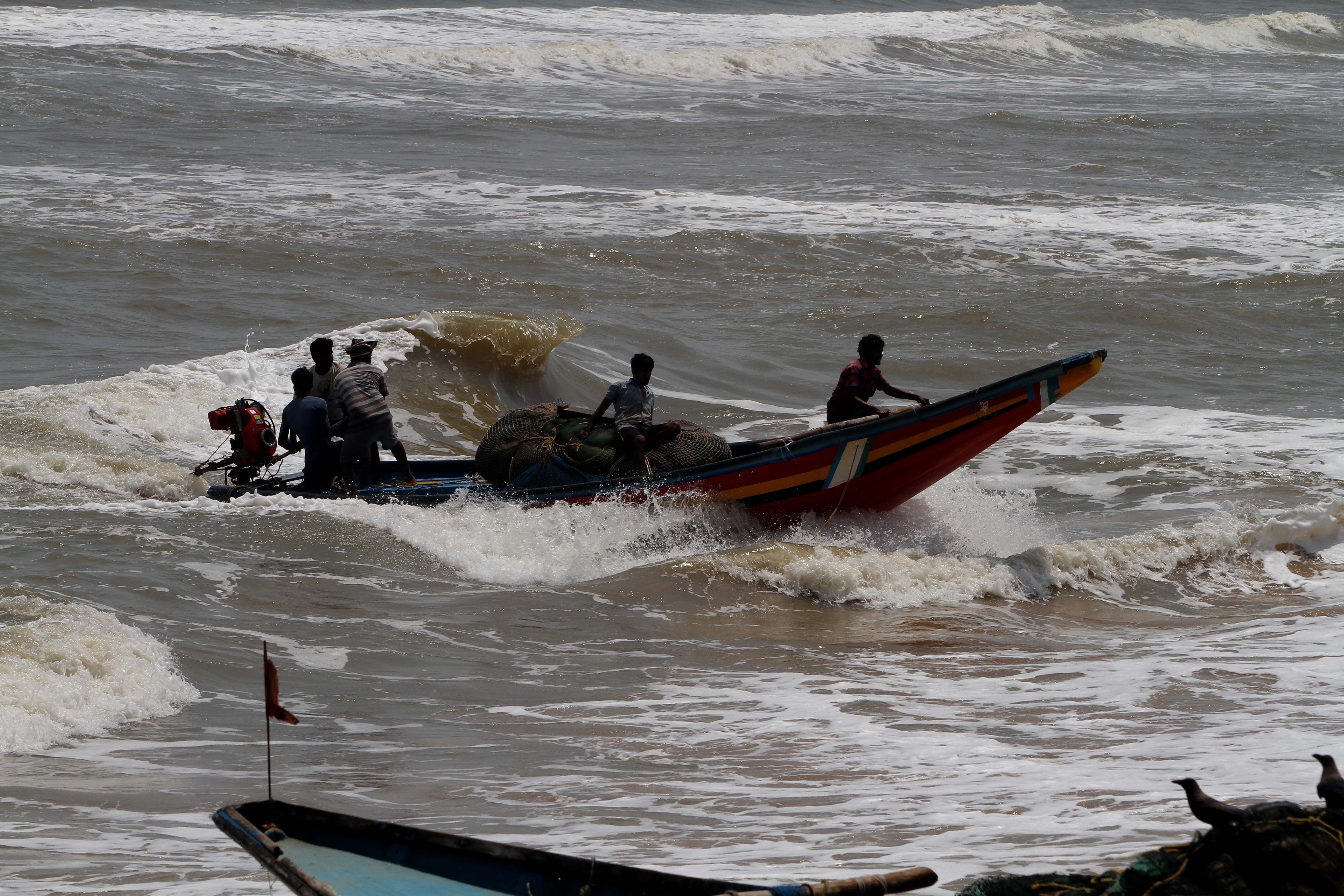 Nyolcszázezer indiait telepítenek ki a Fani ciklon elől