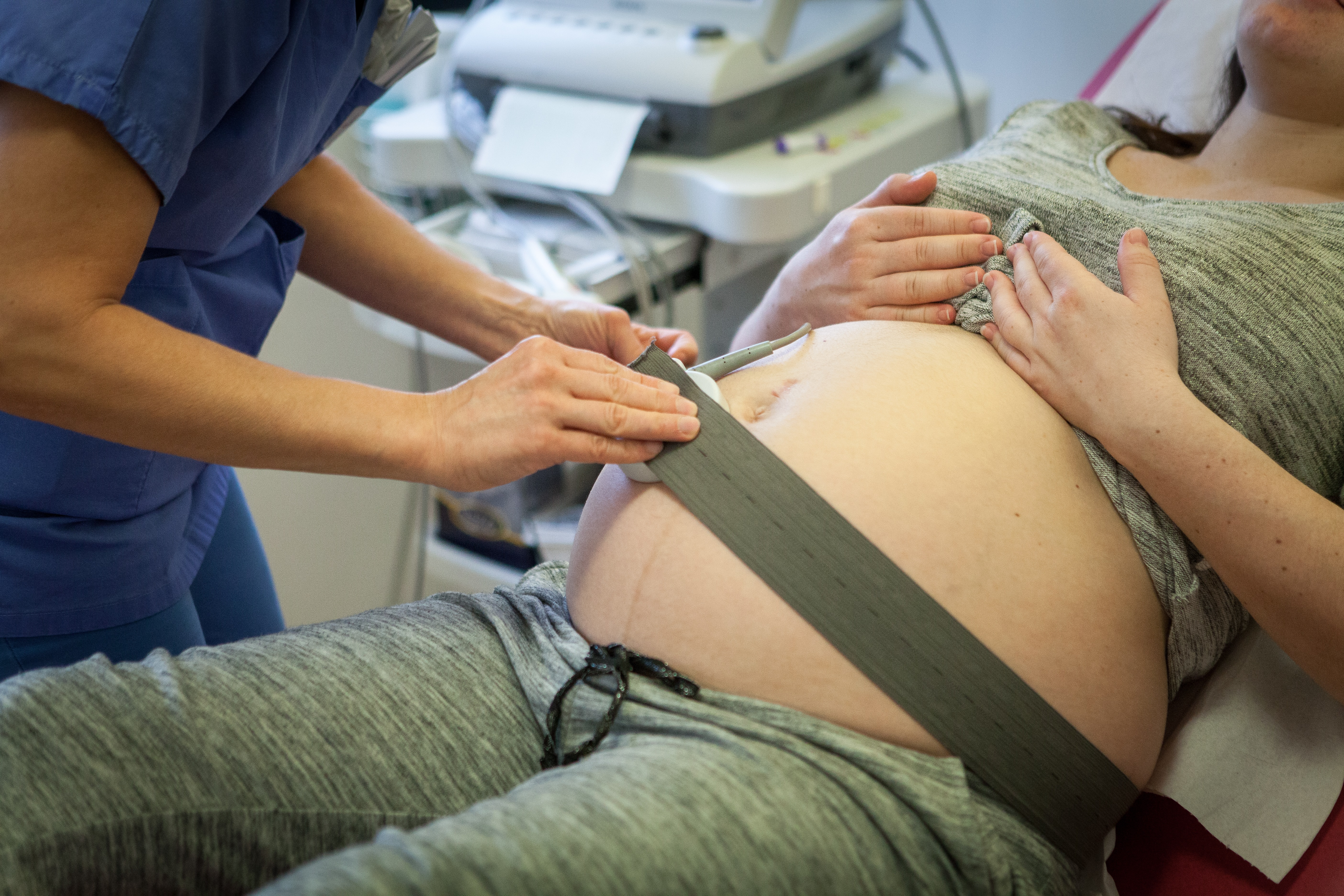 Szerződéssel tenné transzparensebbé az orvosfogadást az orvosi kamara, amíg teljesen felszívódik a választott orvosos szülés igénye