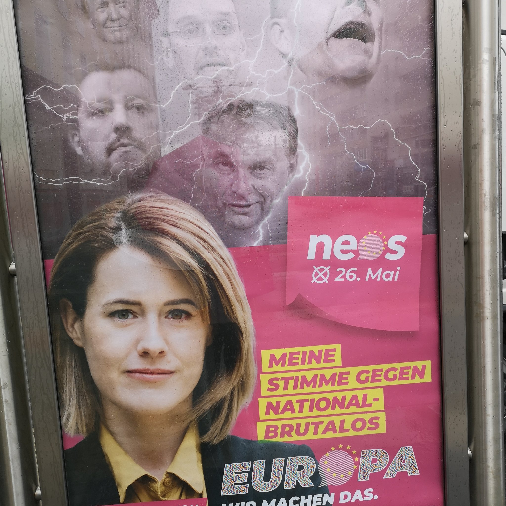 Orbán arcával kampányolnak az osztrák liberálisok