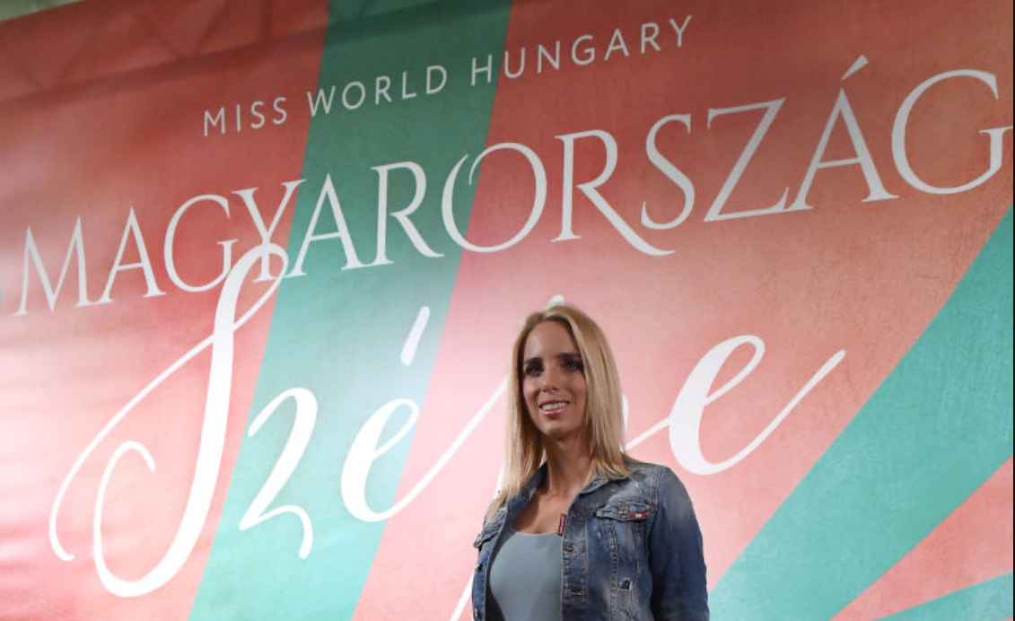 A nemzeti hírügynökség rövid időn belül másodszor is készített fotográfiát egy sikeres magyar üzletasszonyról, akinek a szépségversenyét a közszolgálati televízió közvetíti majd